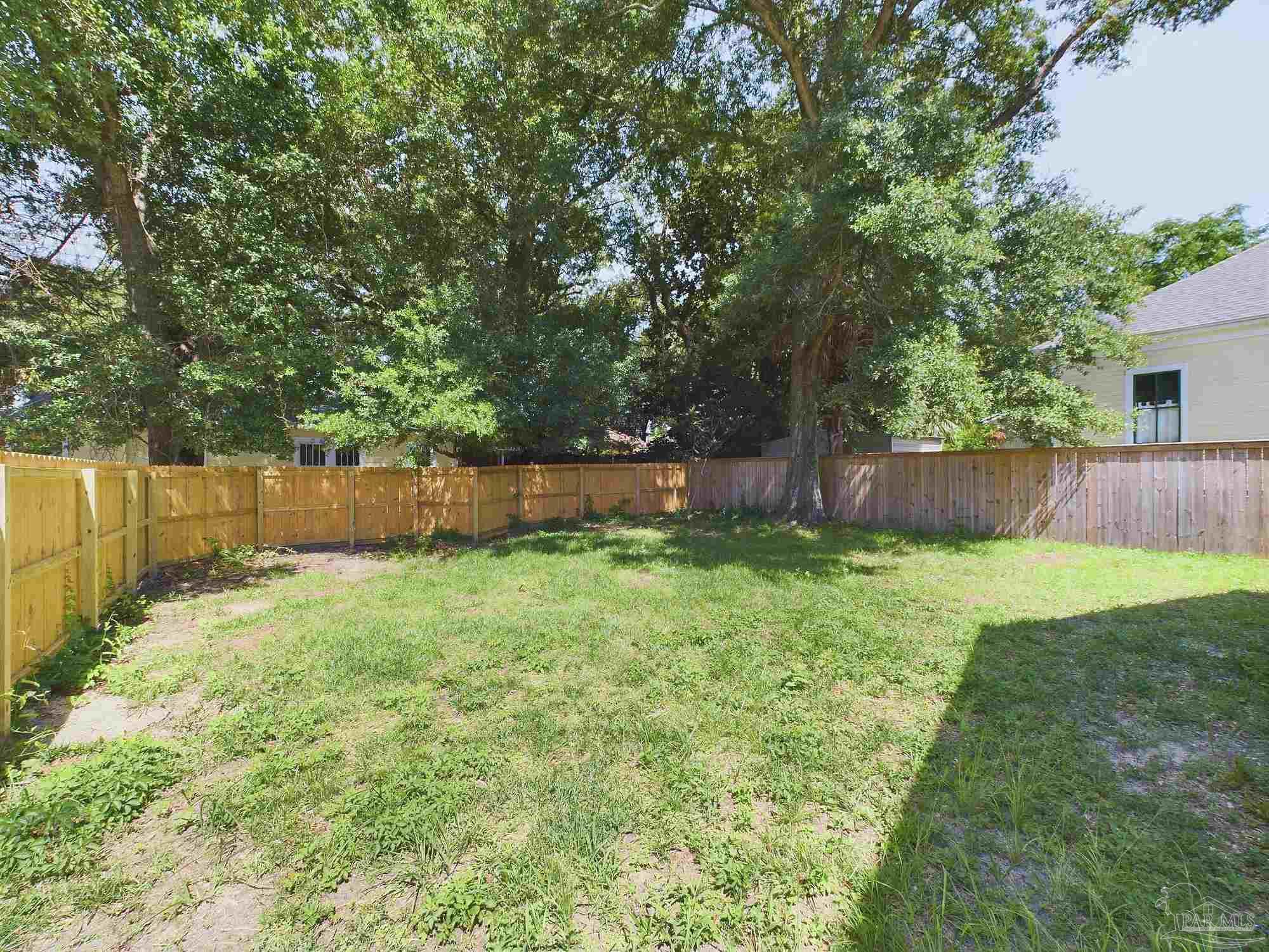 1503 N 6th Ave