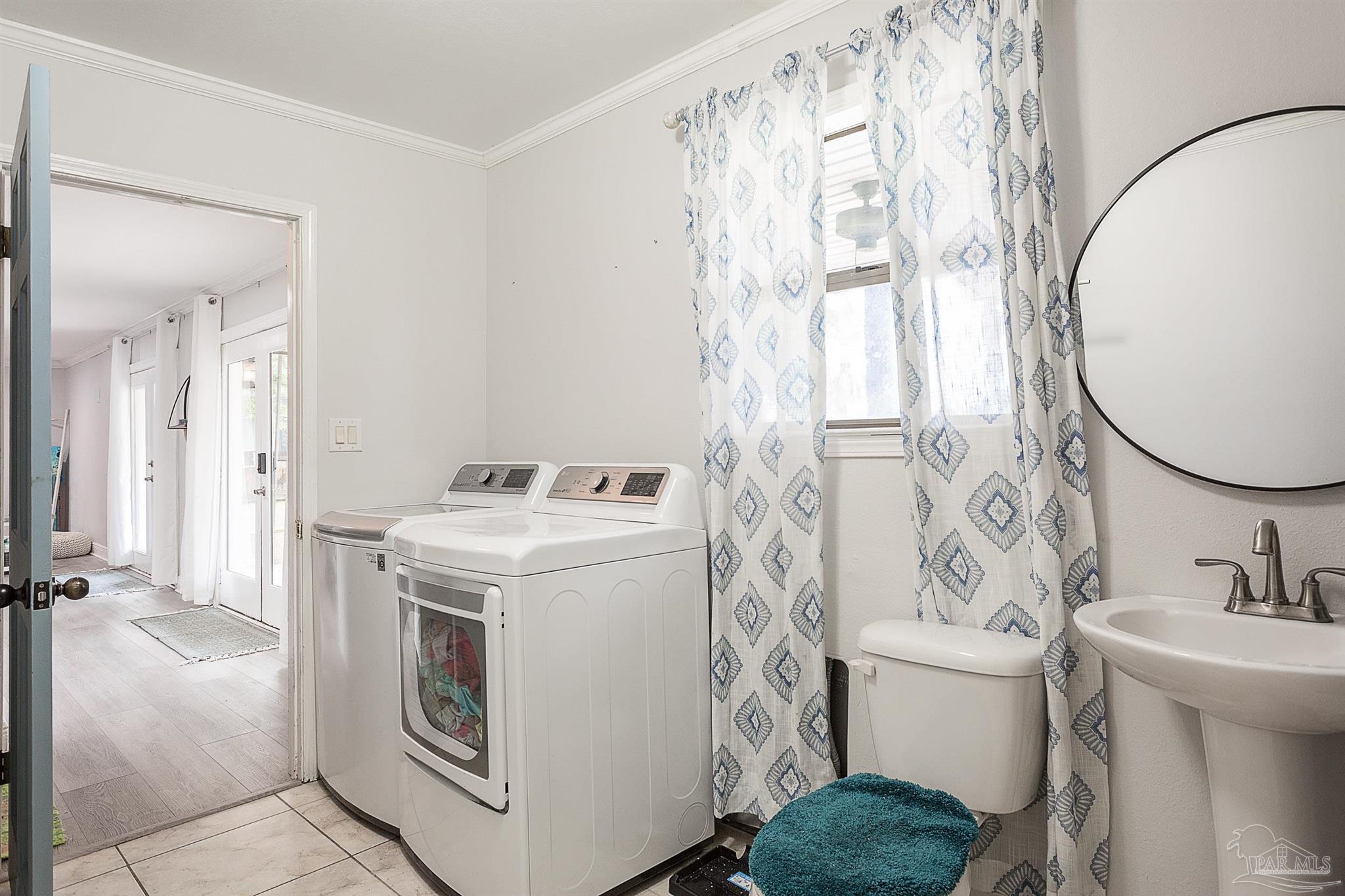 3821 Tiger Point Blvd