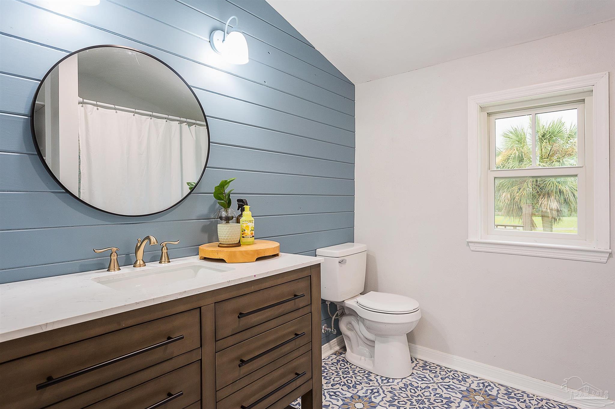 3821 Tiger Point Blvd