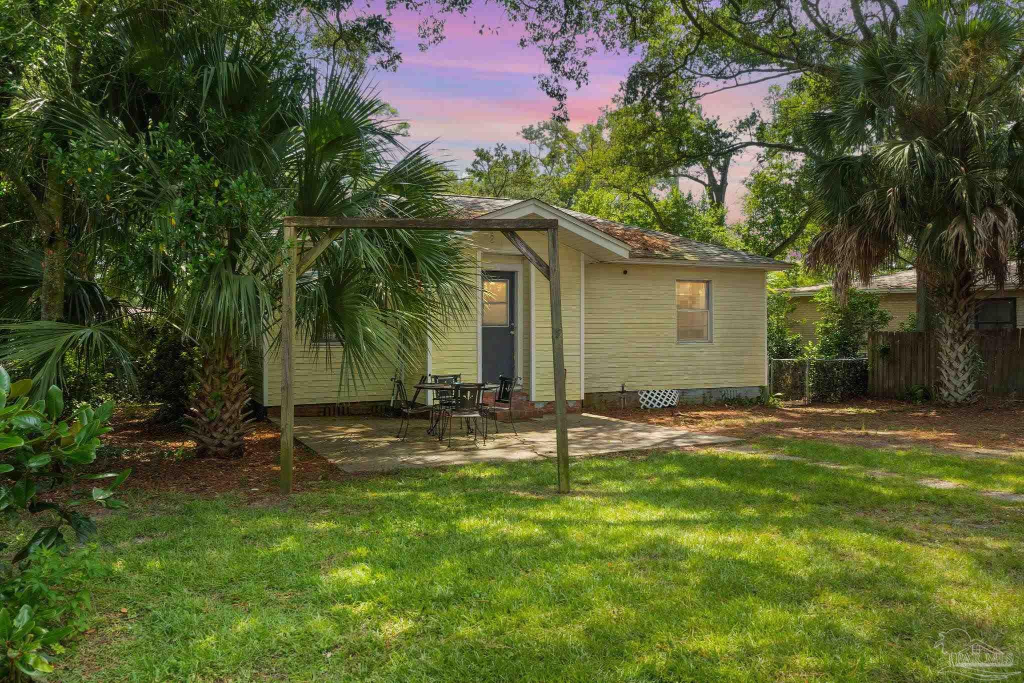 810 W Blount St