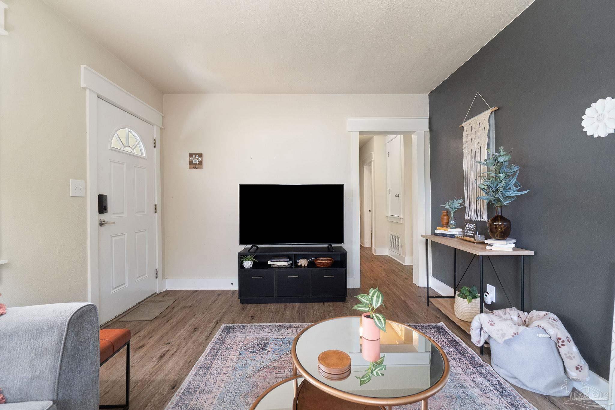 810 W Blount St