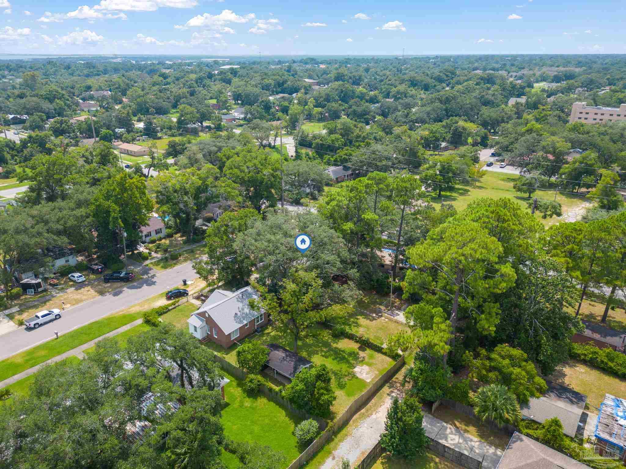 810 W Blount St
