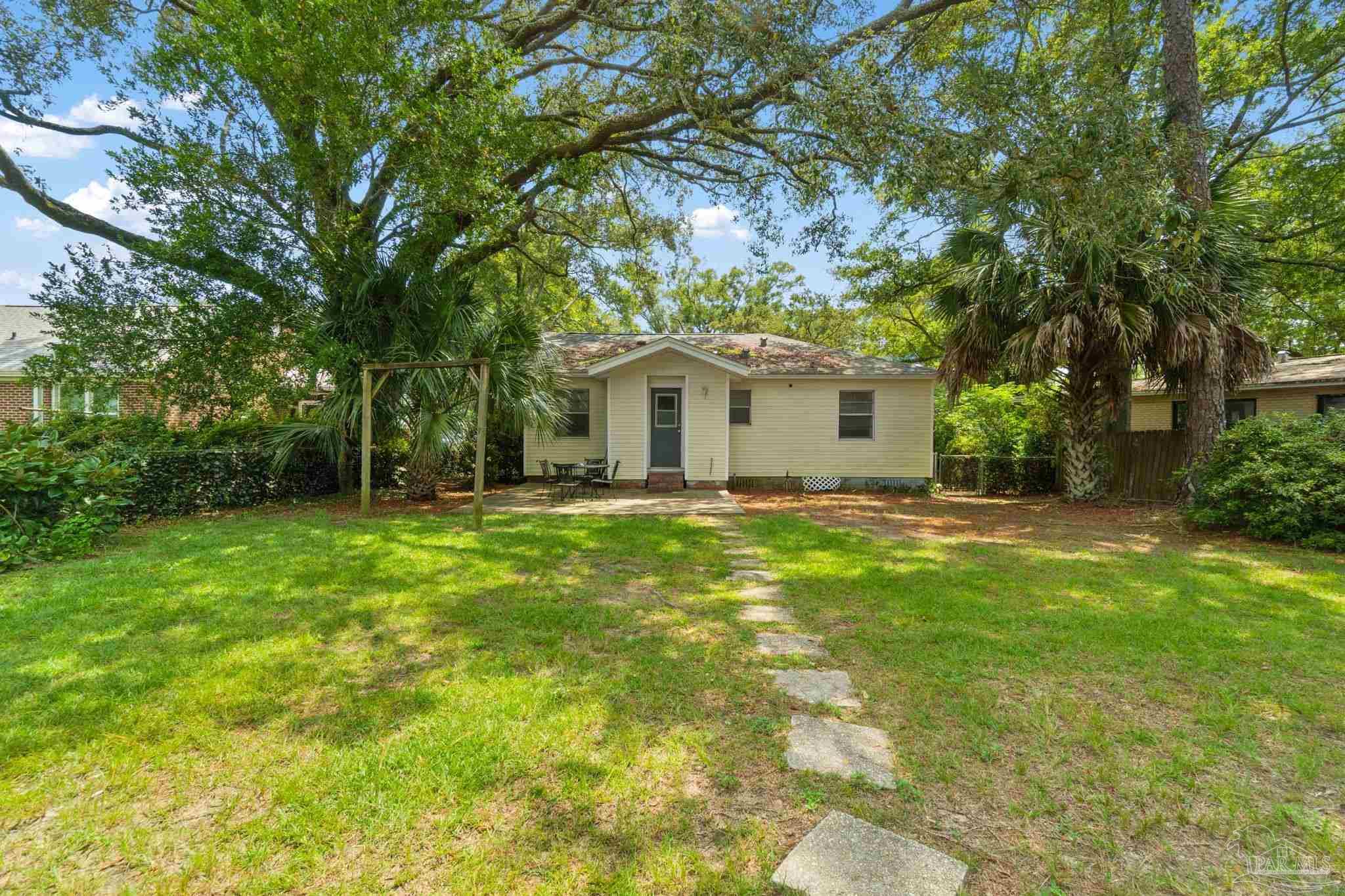 810 W Blount St