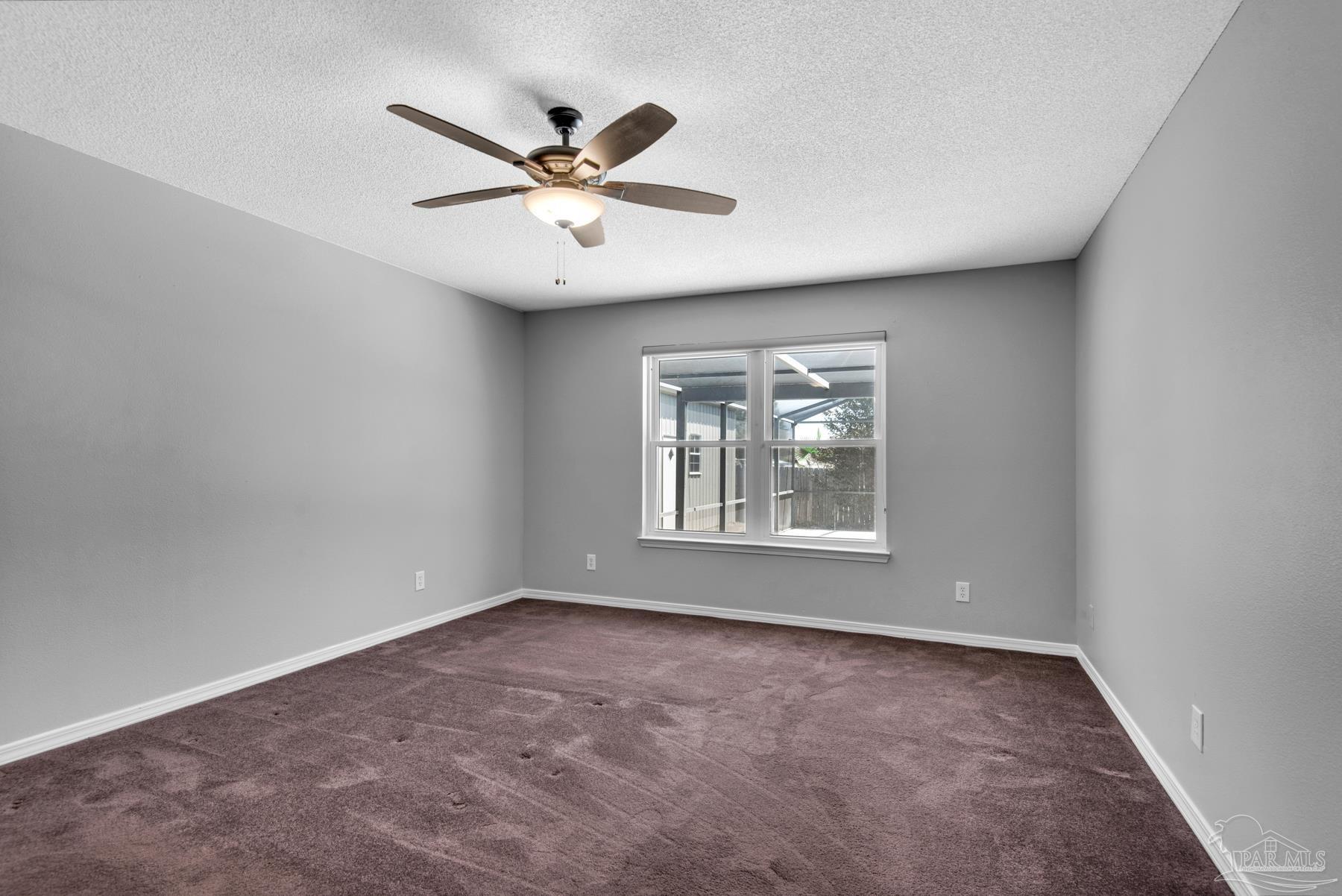 5945 Ridgeview Dr