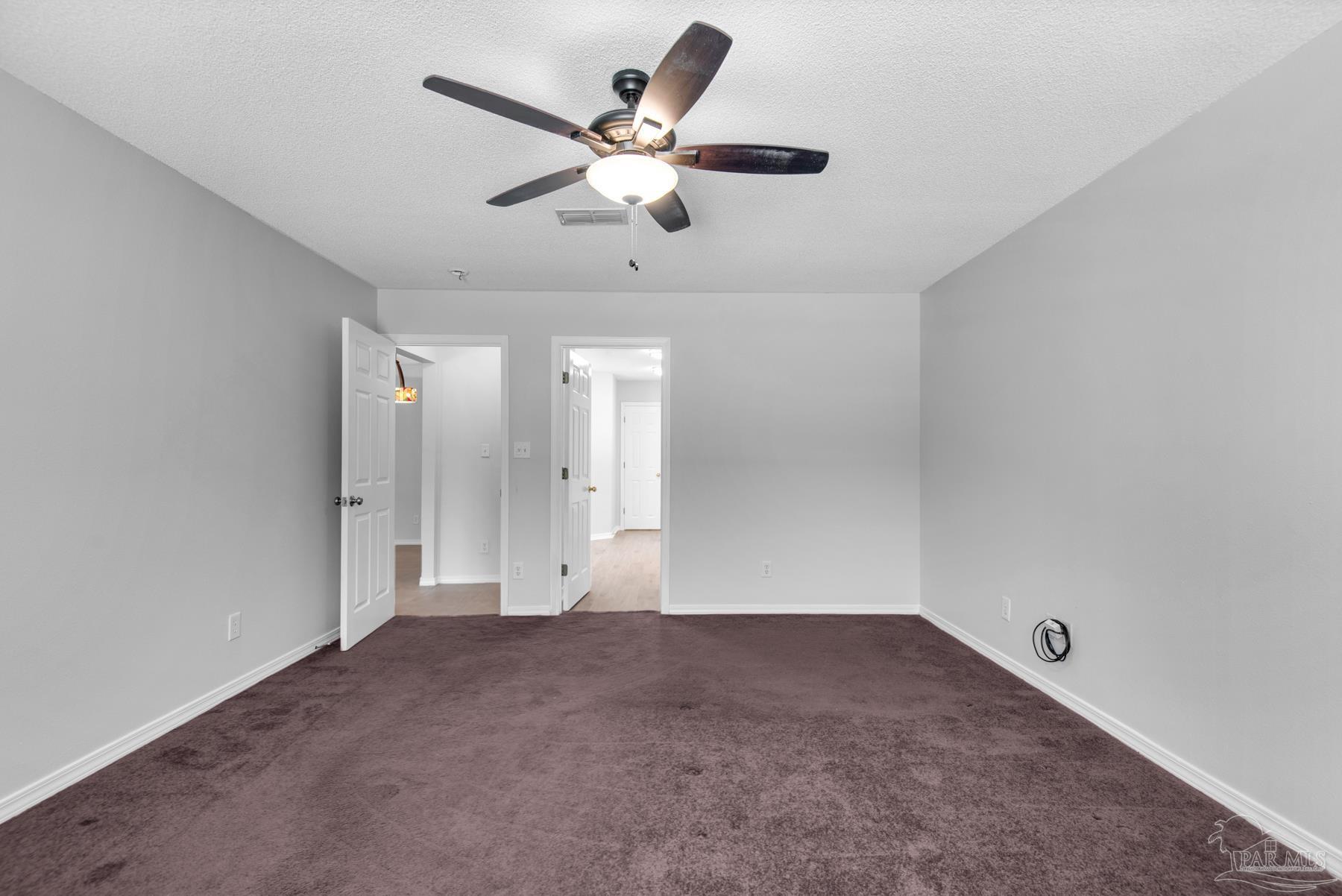 5945 Ridgeview Dr