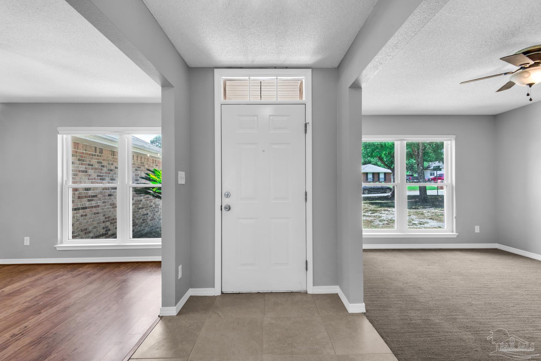 5945 Ridgeview Dr