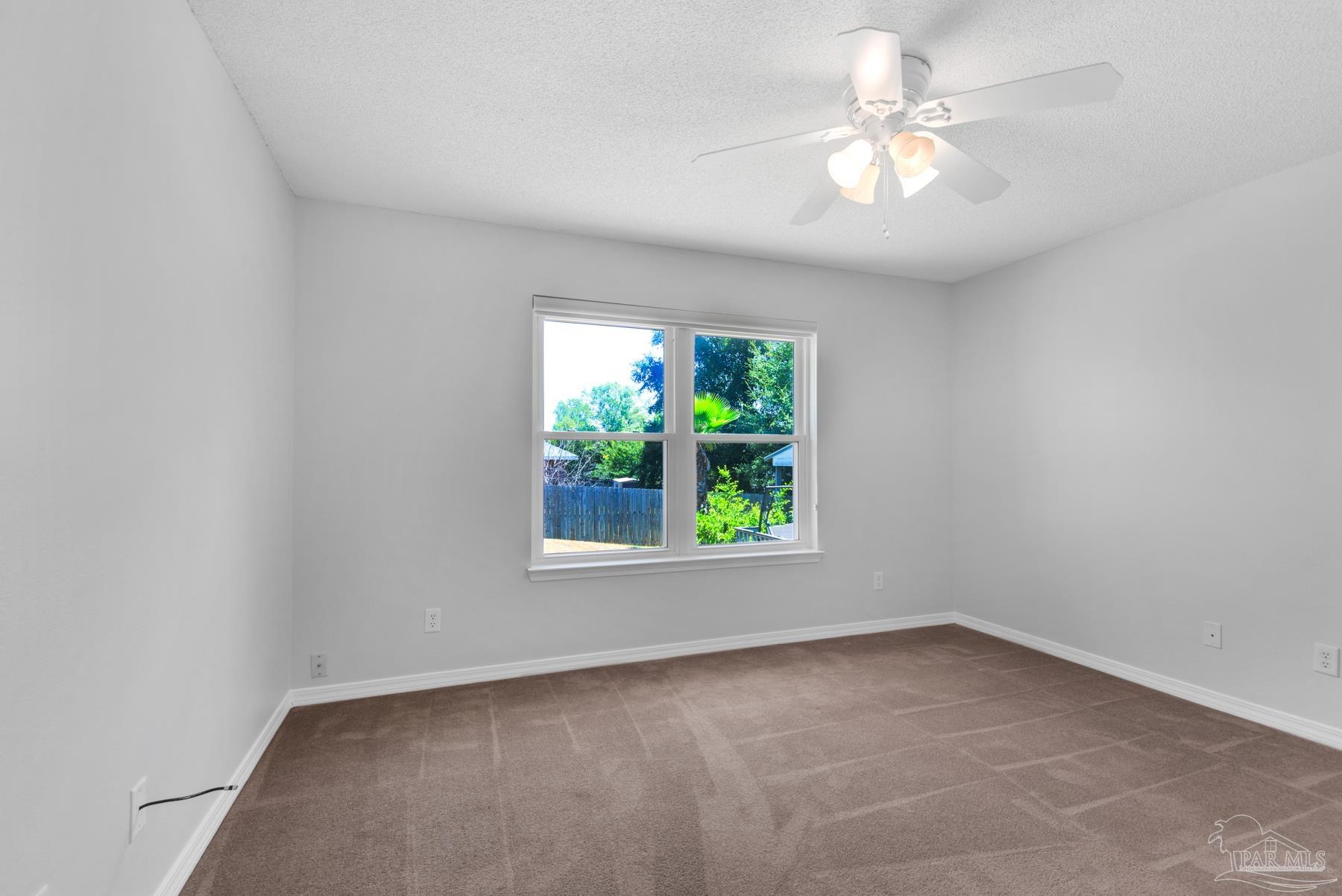 5945 Ridgeview Dr