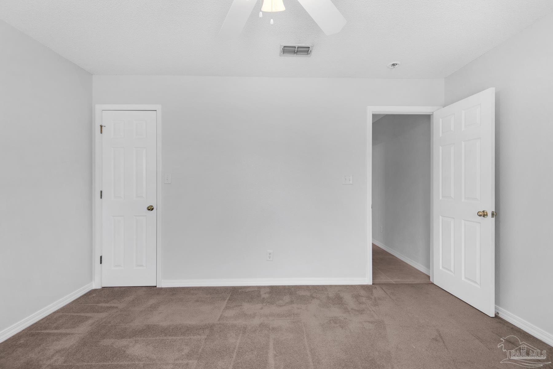 5945 Ridgeview Dr