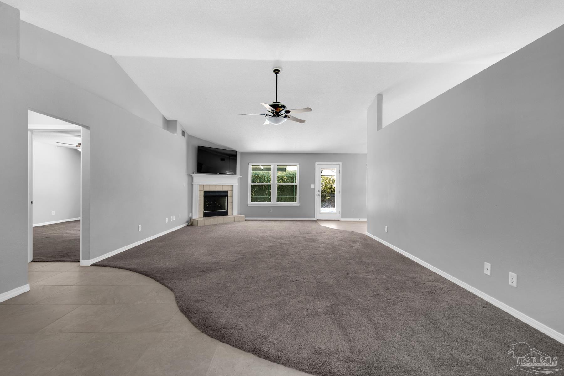 5945 Ridgeview Dr