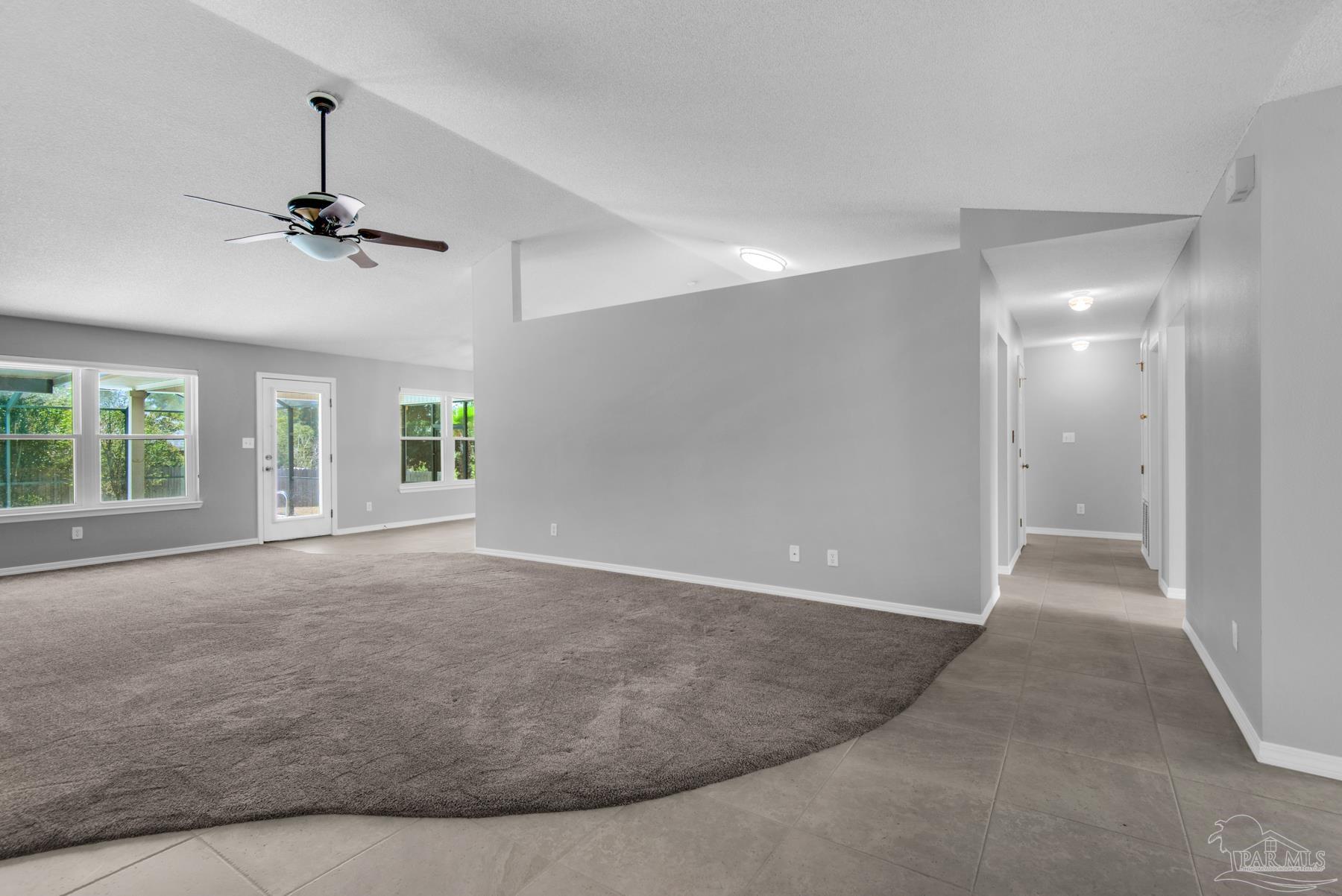 5945 Ridgeview Dr