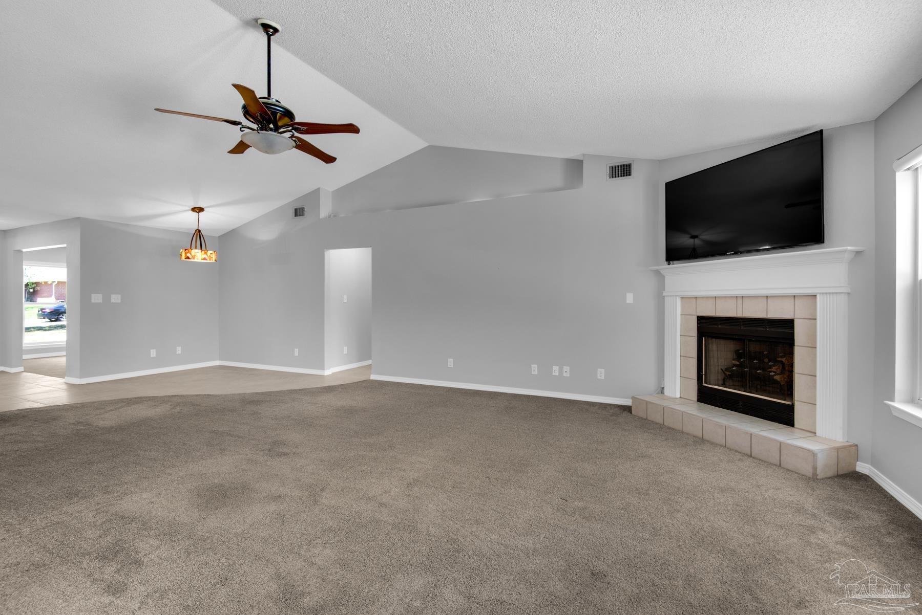 5945 Ridgeview Dr