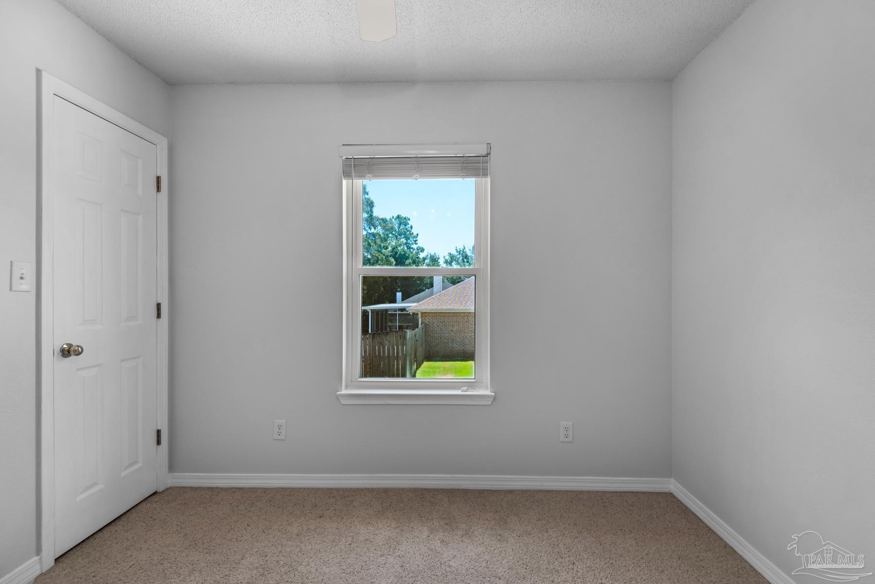 5945 Ridgeview Dr
