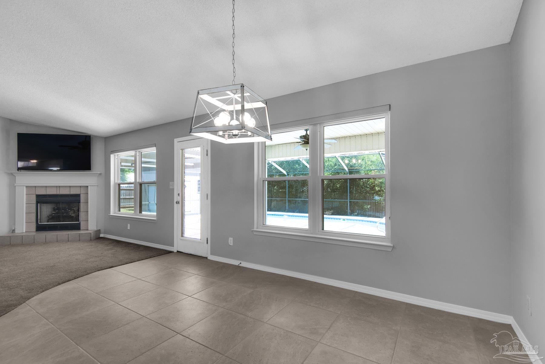 5945 Ridgeview Dr