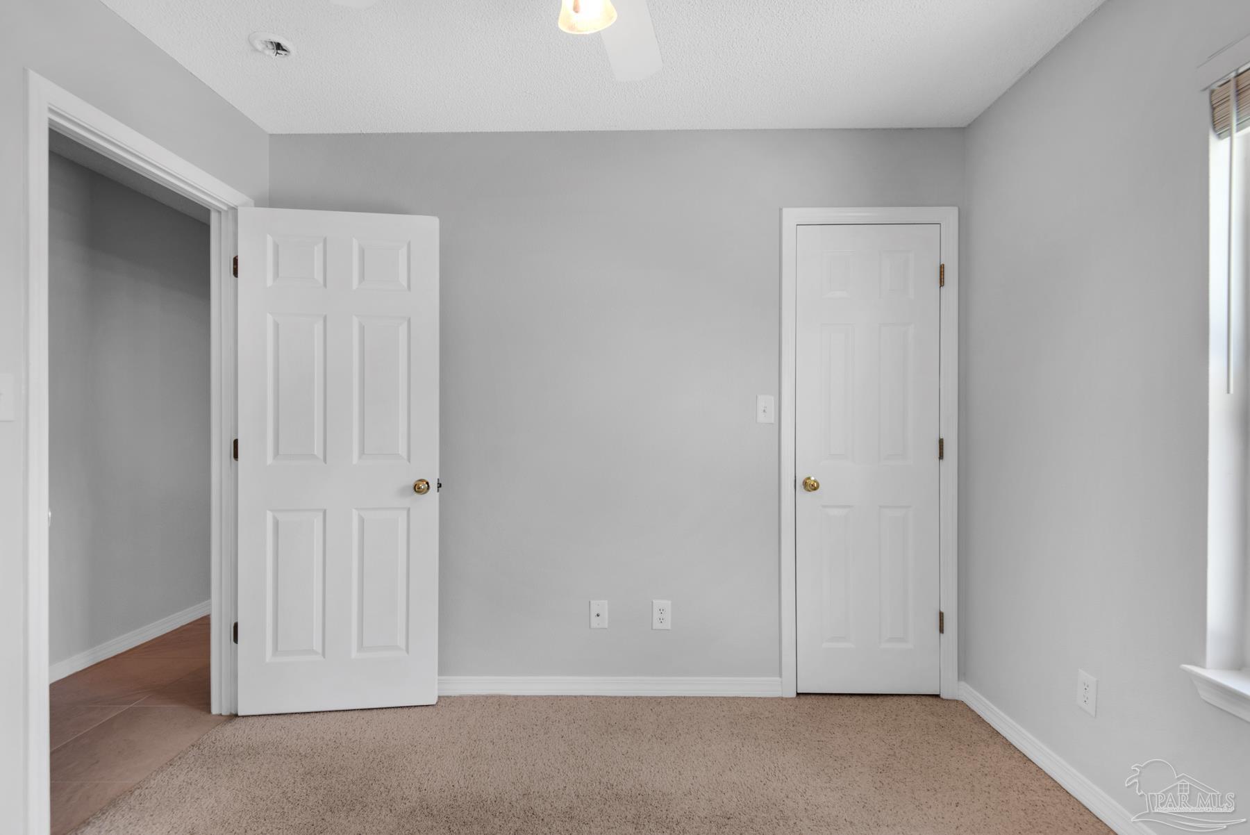 5945 Ridgeview Dr