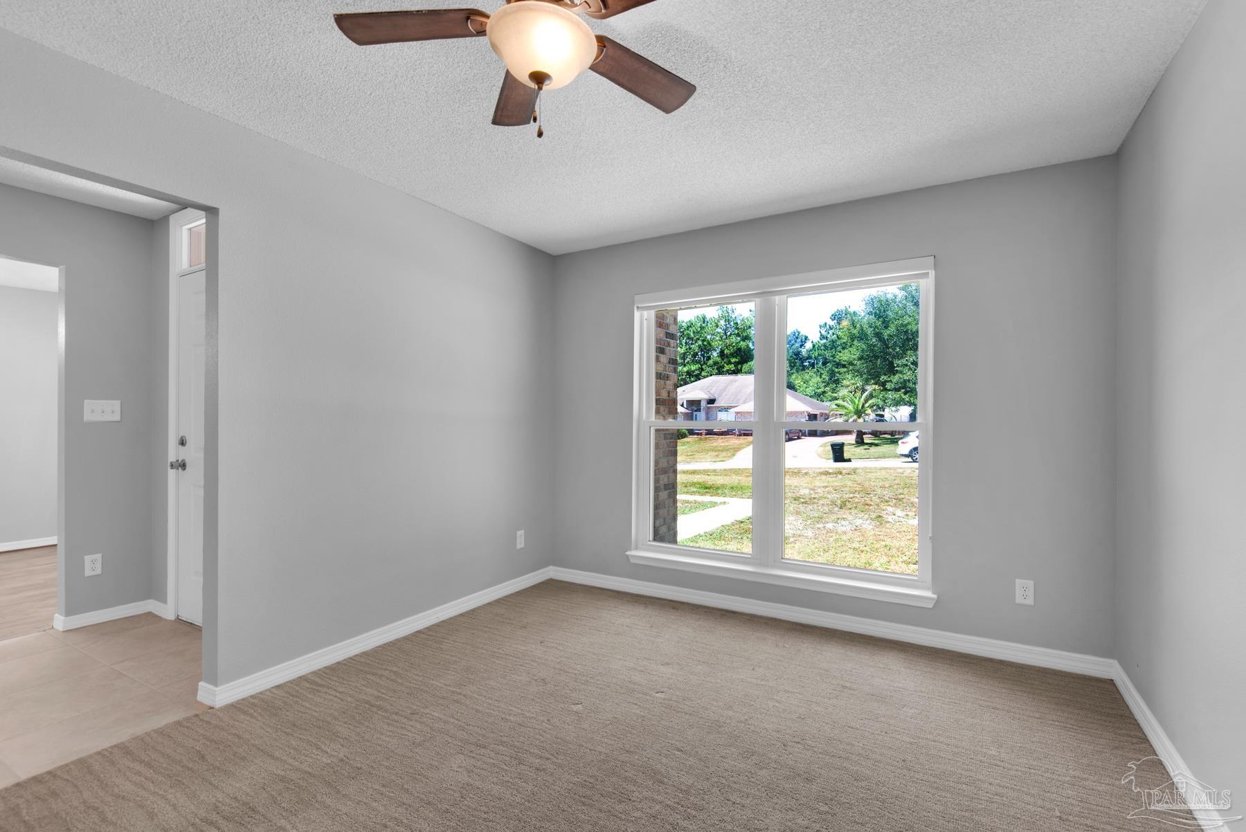 5945 Ridgeview Dr