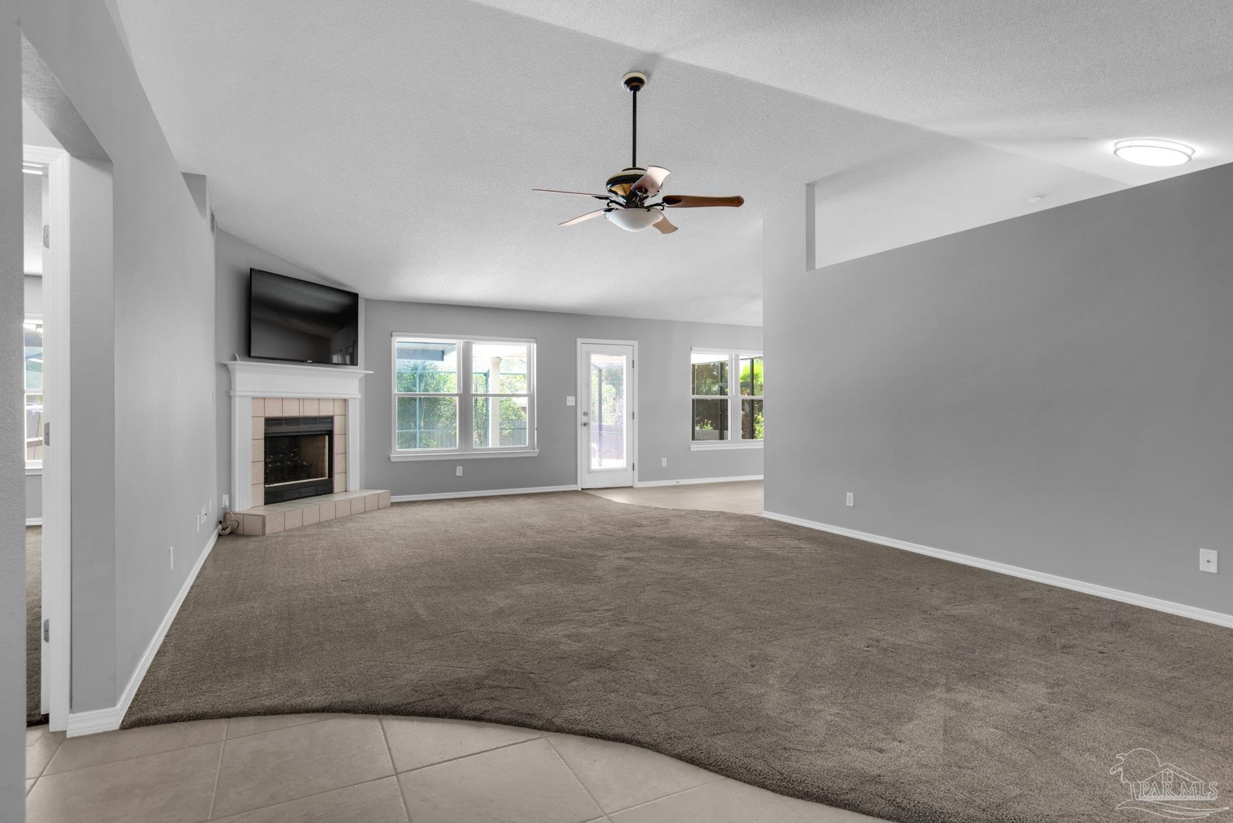 5945 Ridgeview Dr