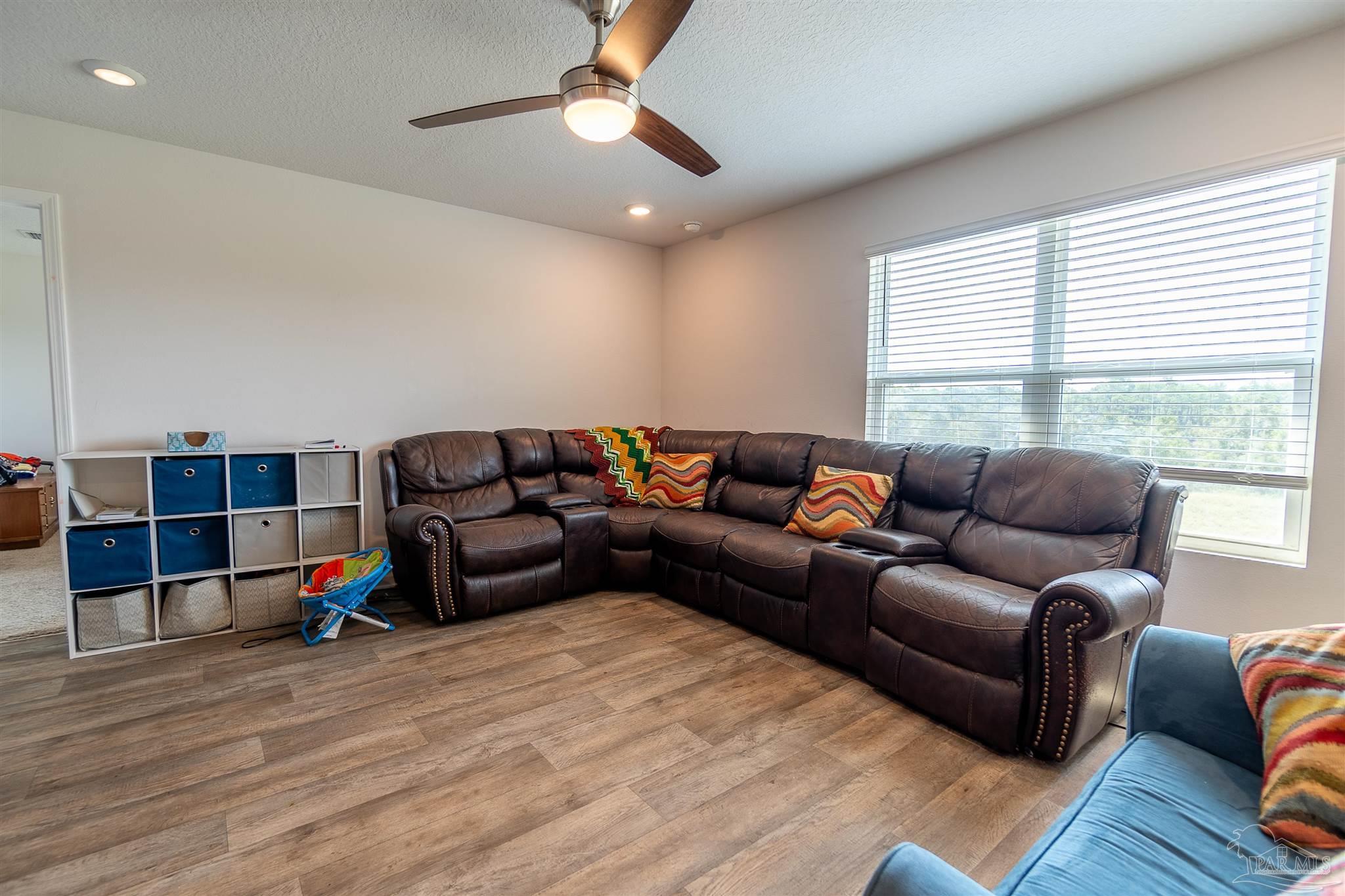 5583 Guinevere Ln