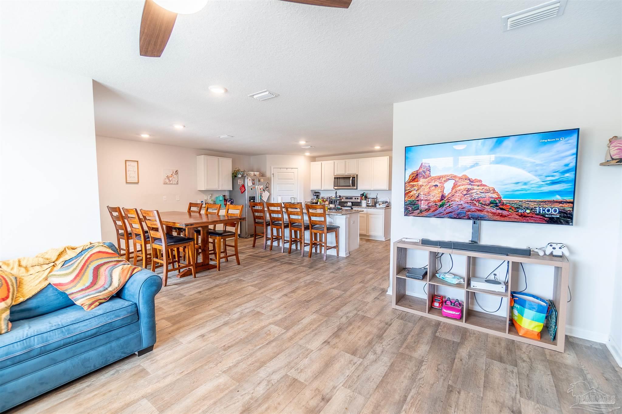 5583 Guinevere Ln