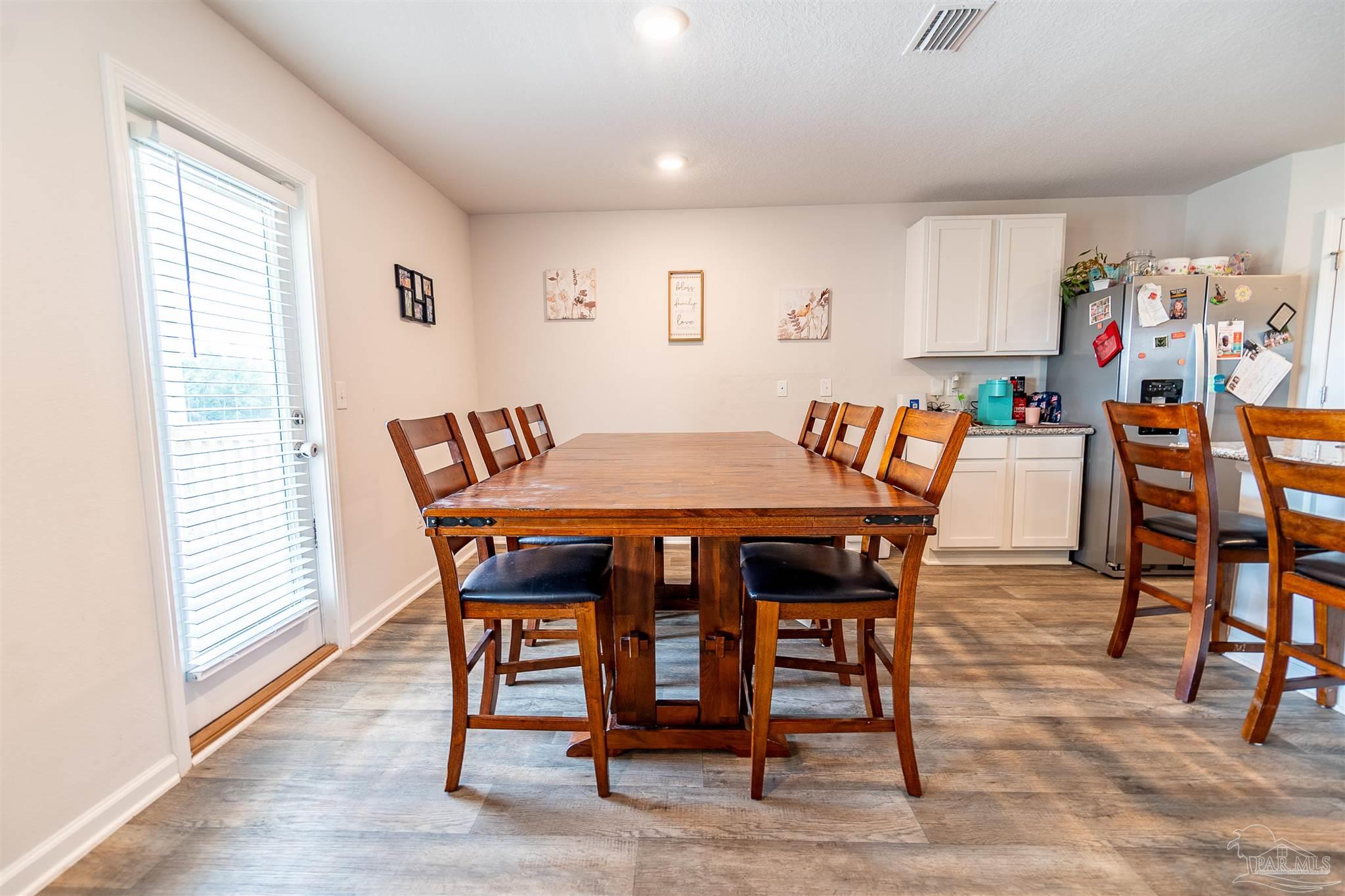 5583 Guinevere Ln