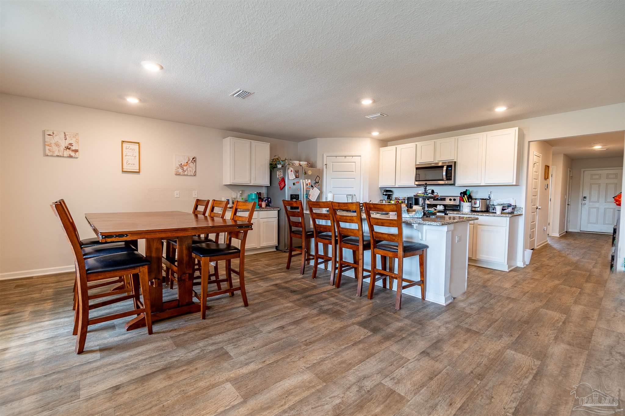 5583 Guinevere Ln