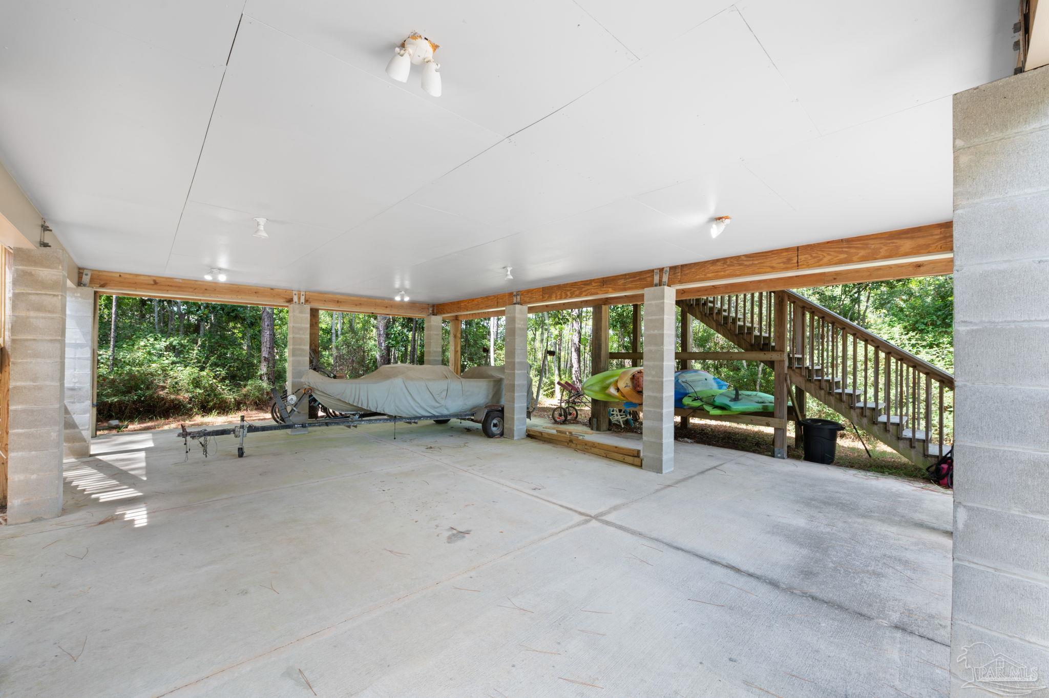 5585 Galvez Rd