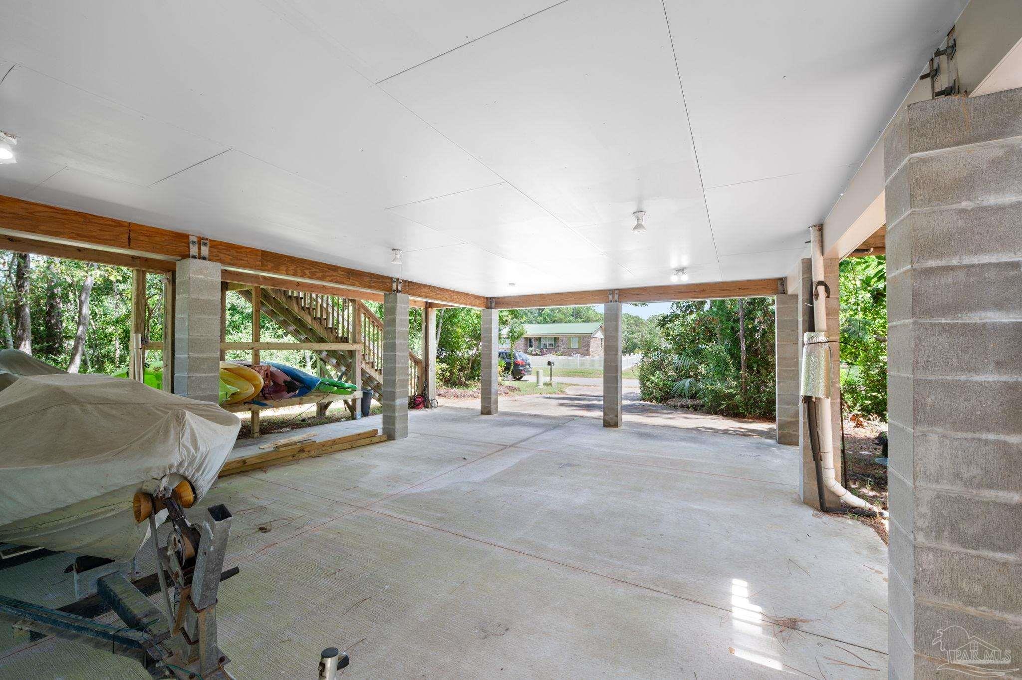 5585 Galvez Rd