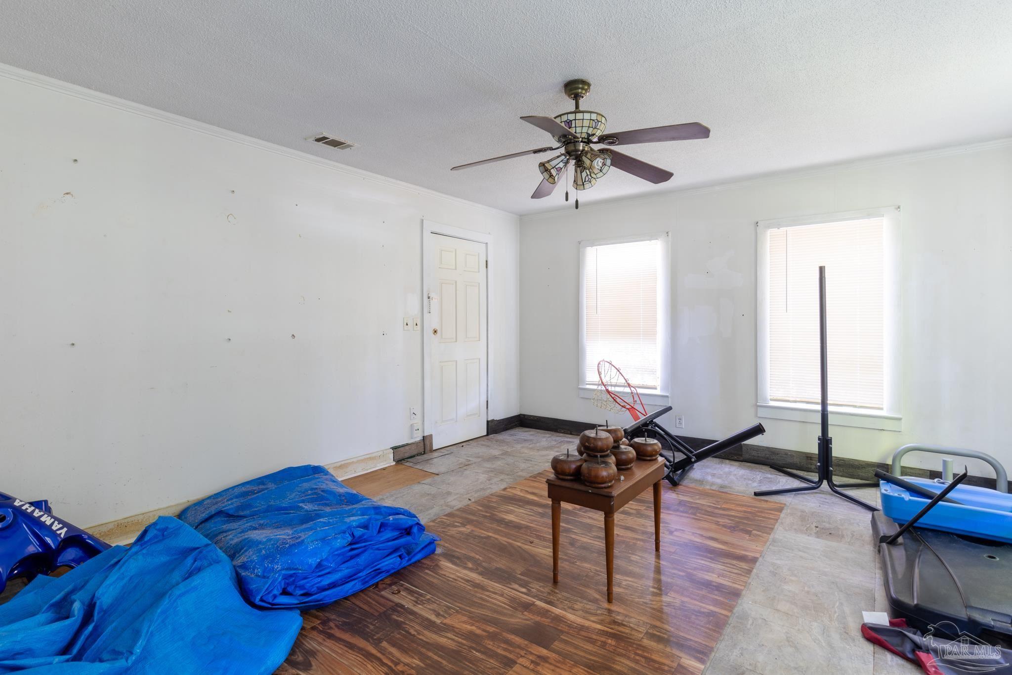 5926 Mitchell Ln