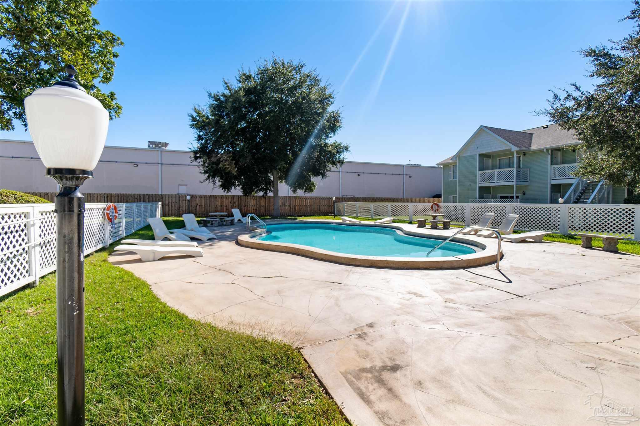 601 E Burgess Rd # D3