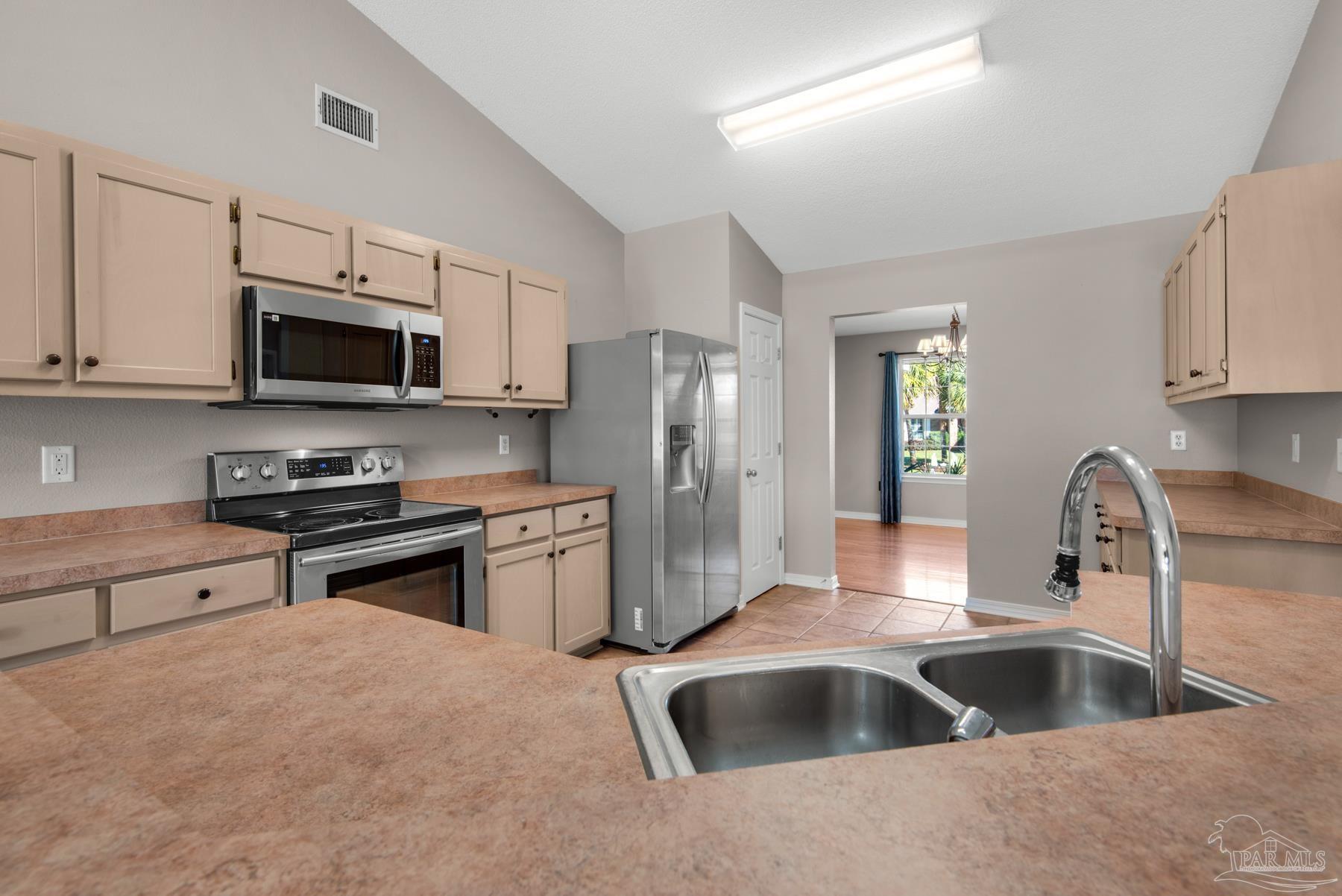 5089 Mandavilla Blvd