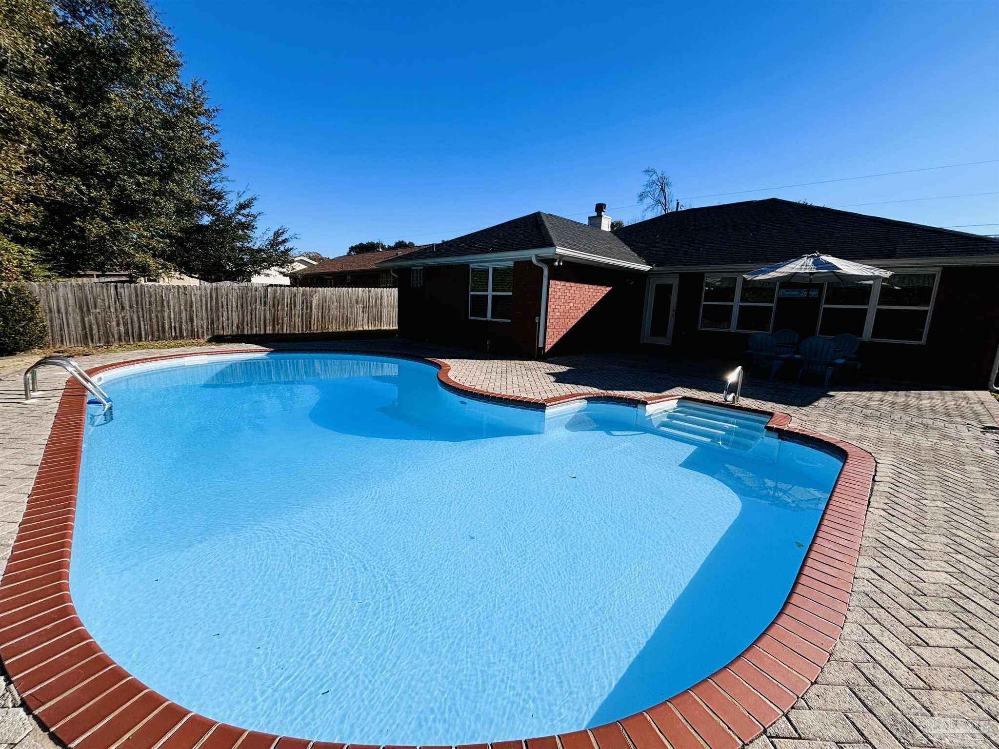 700 Meadowview Ln