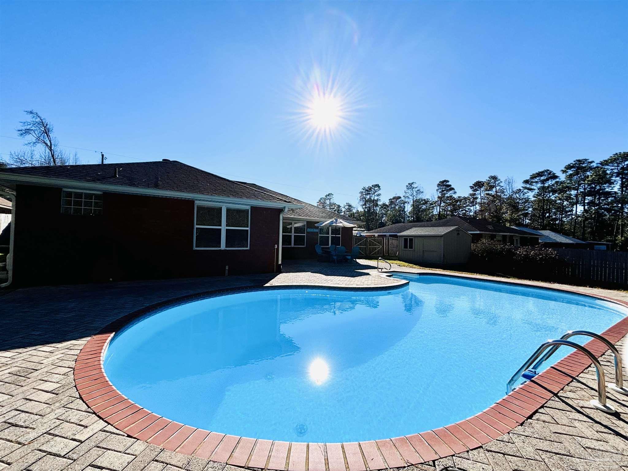 700 Meadowview Ln