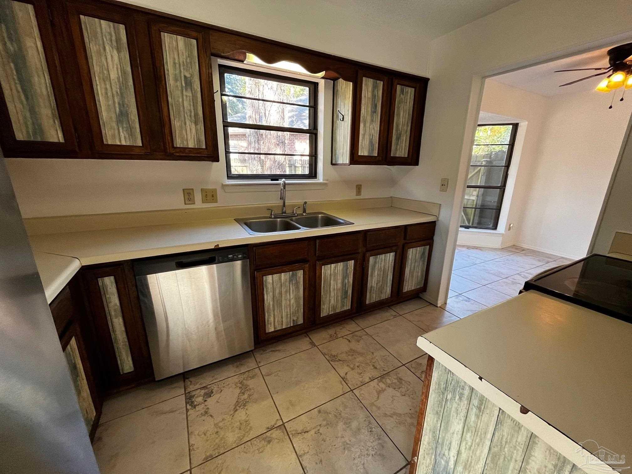 1359 Sanibel Ln
