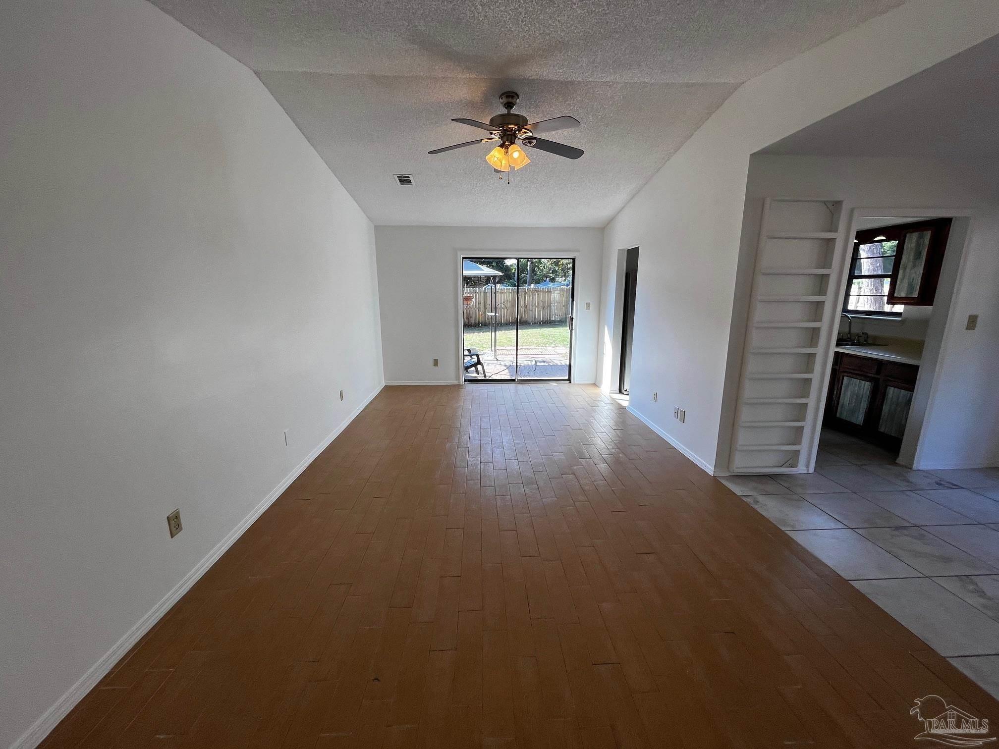 1359 Sanibel Ln