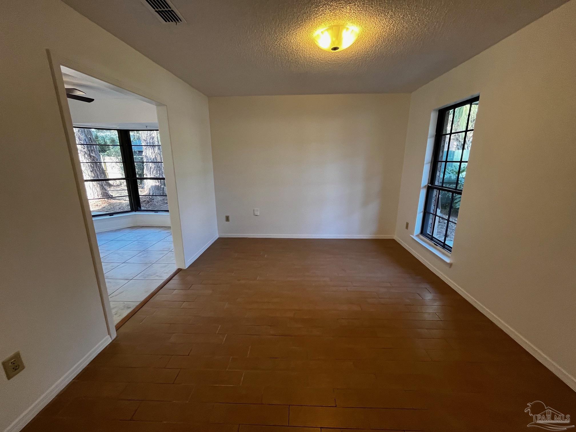1359 Sanibel Ln