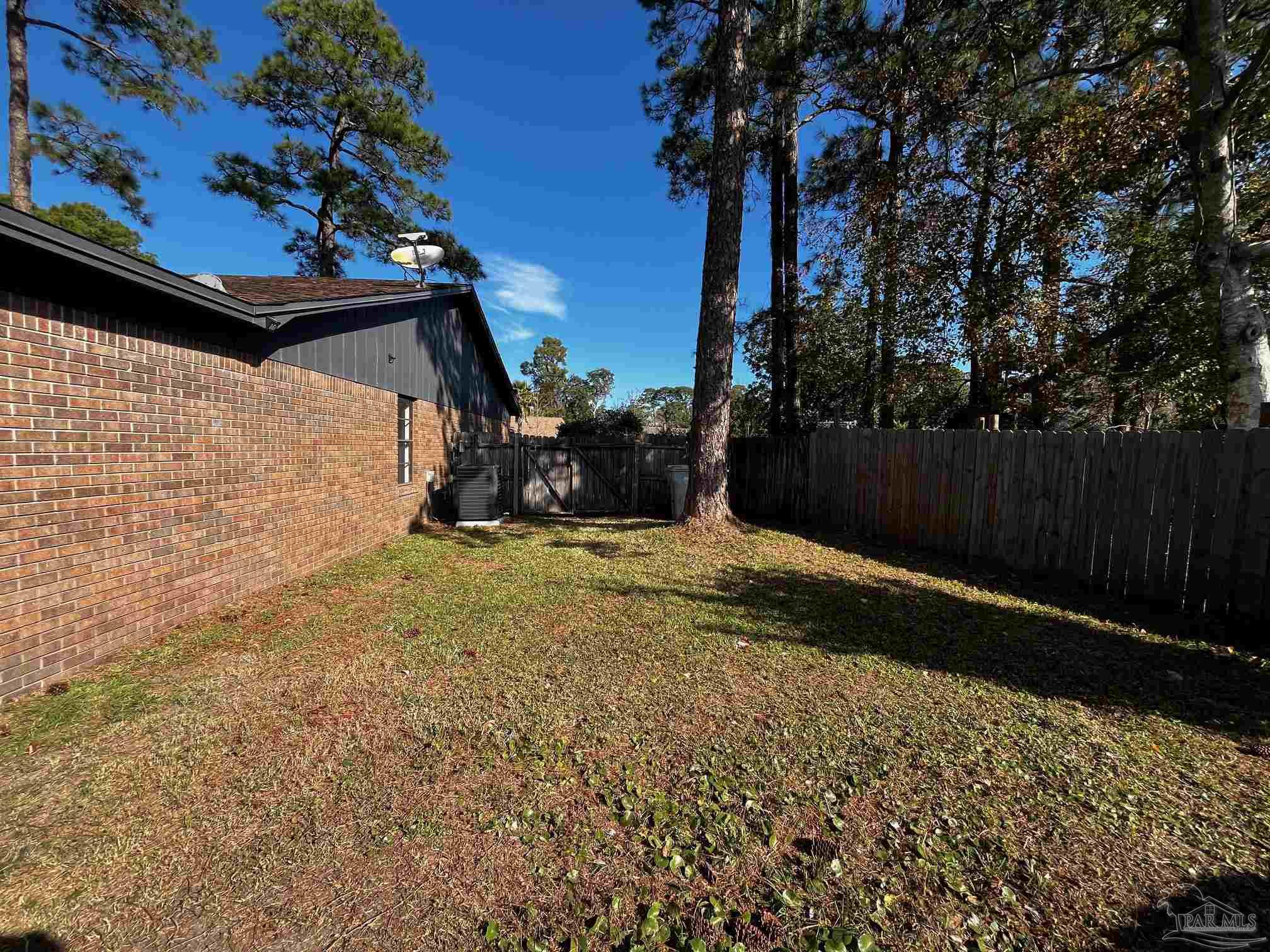 1359 Sanibel Ln