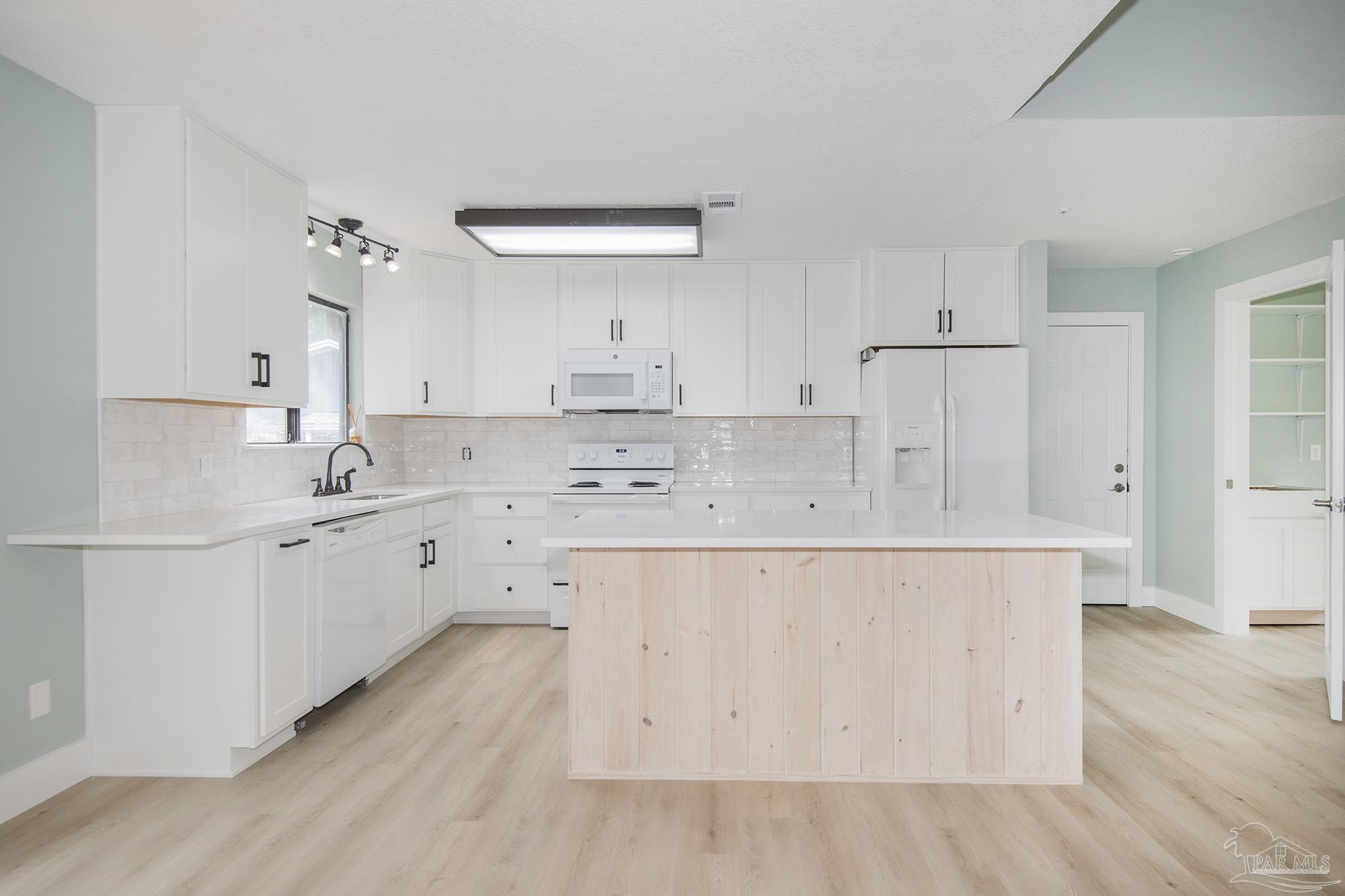 2732 Sanibel Pl