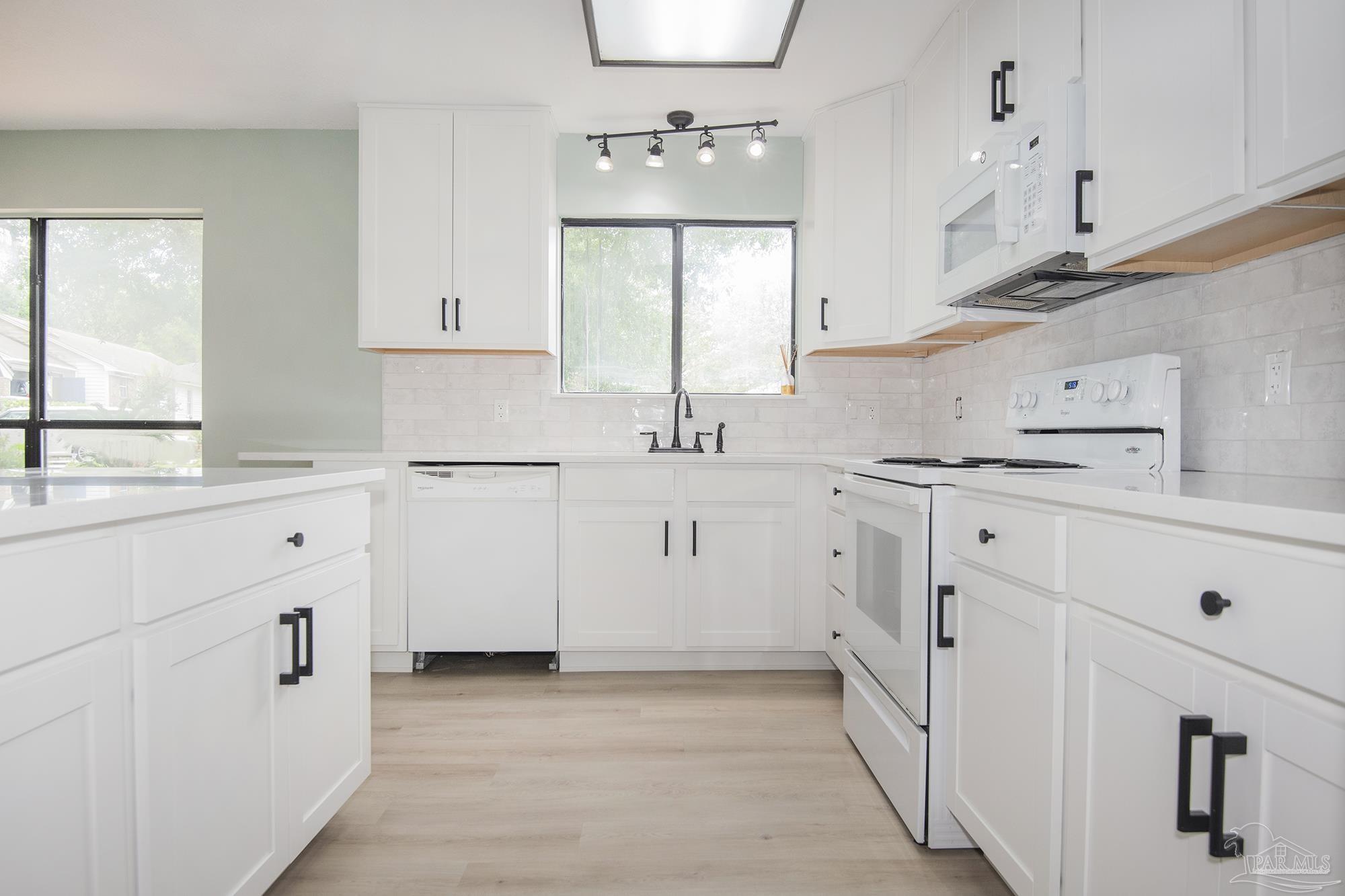 2732 Sanibel Pl