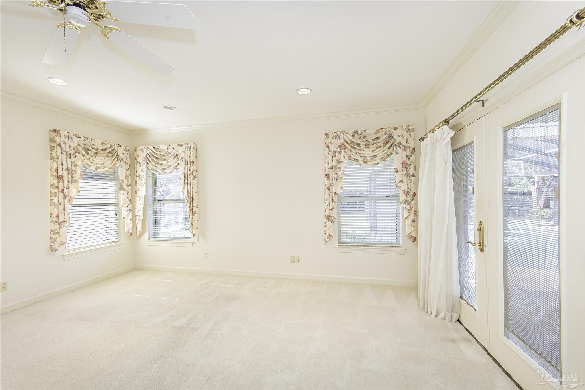 2549 Frank Cir