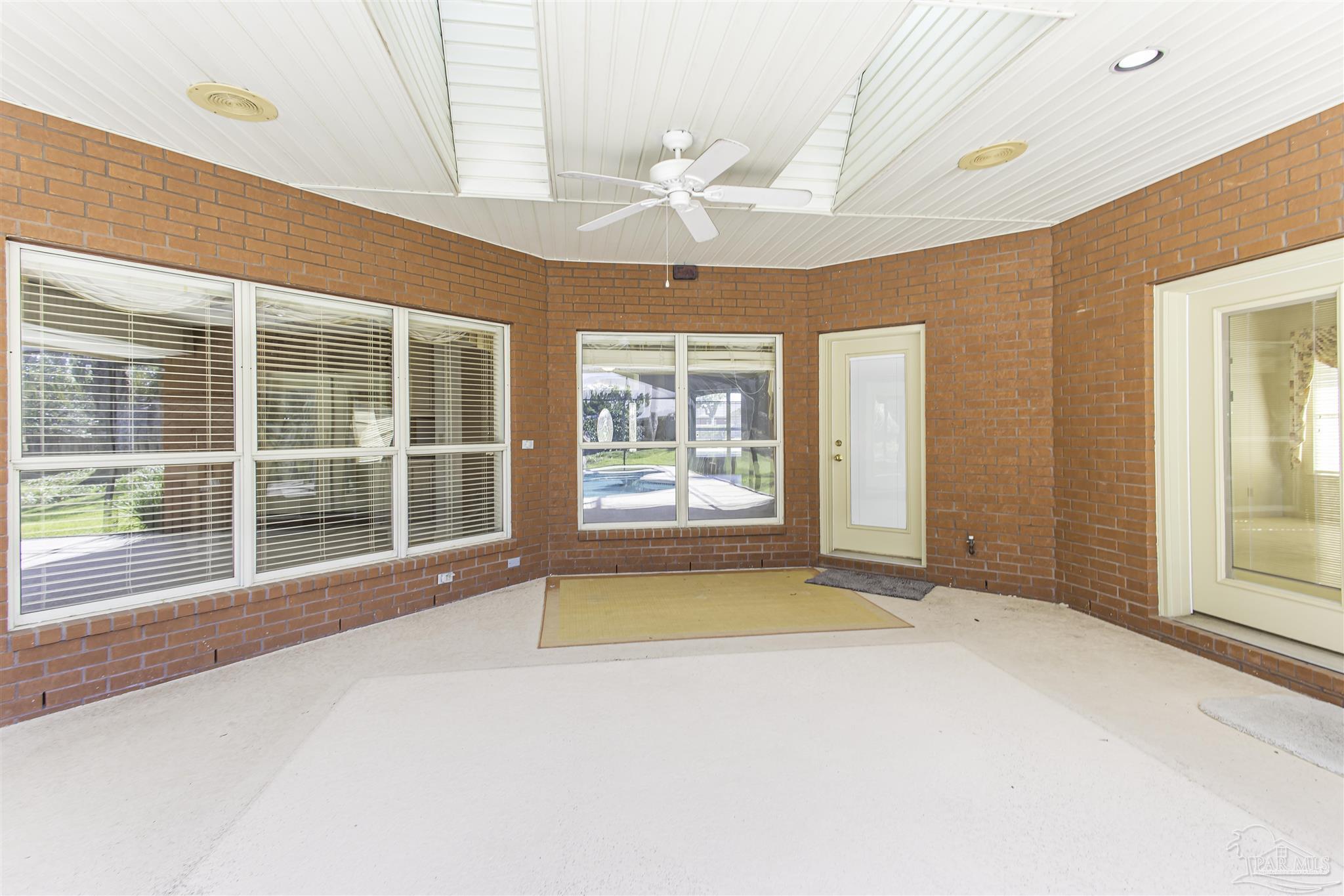 2549 Frank Cir