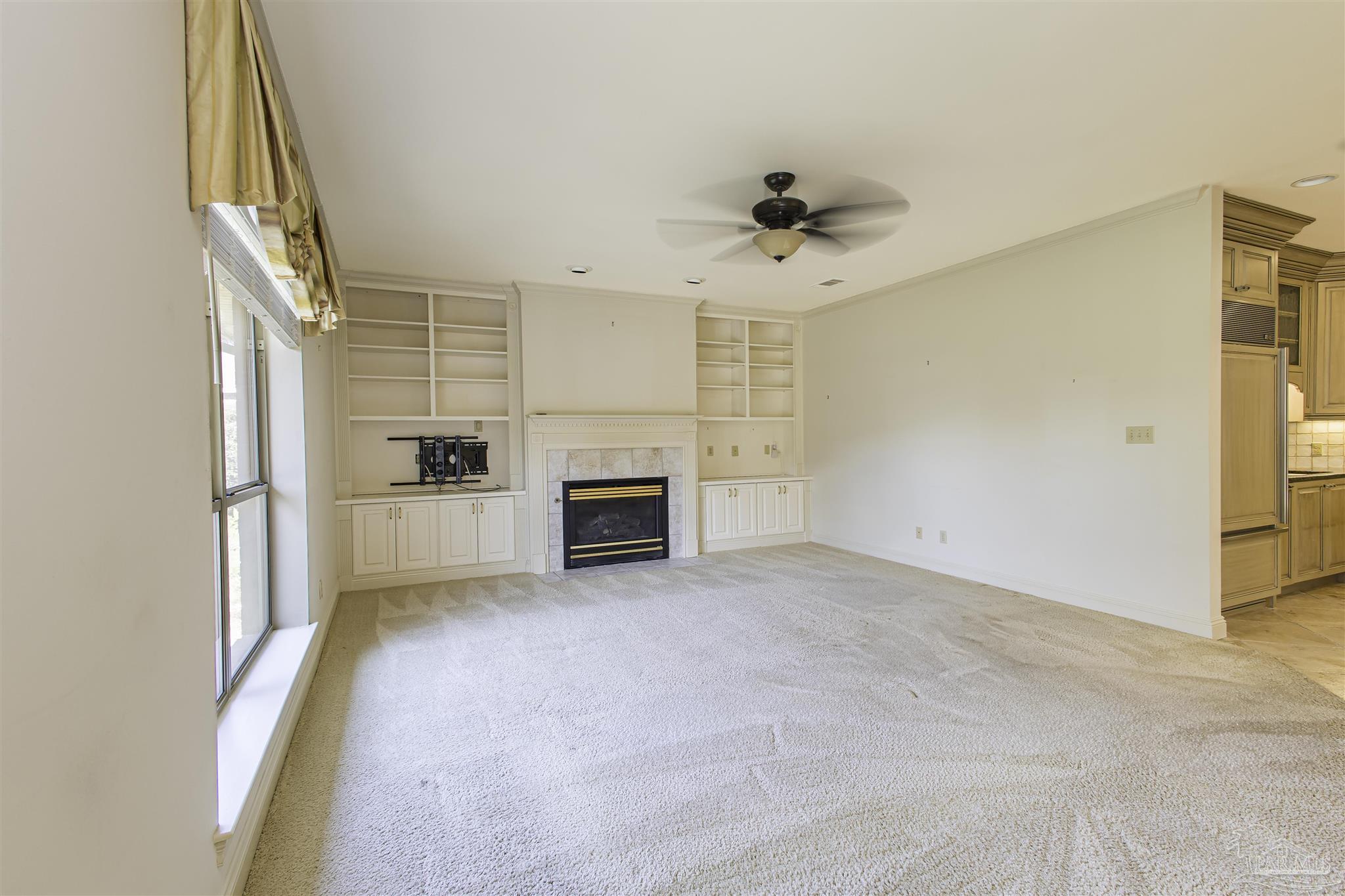 2549 Frank Cir