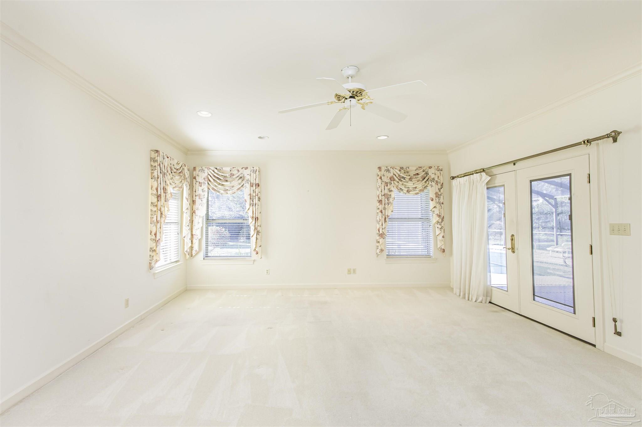2549 Frank Cir