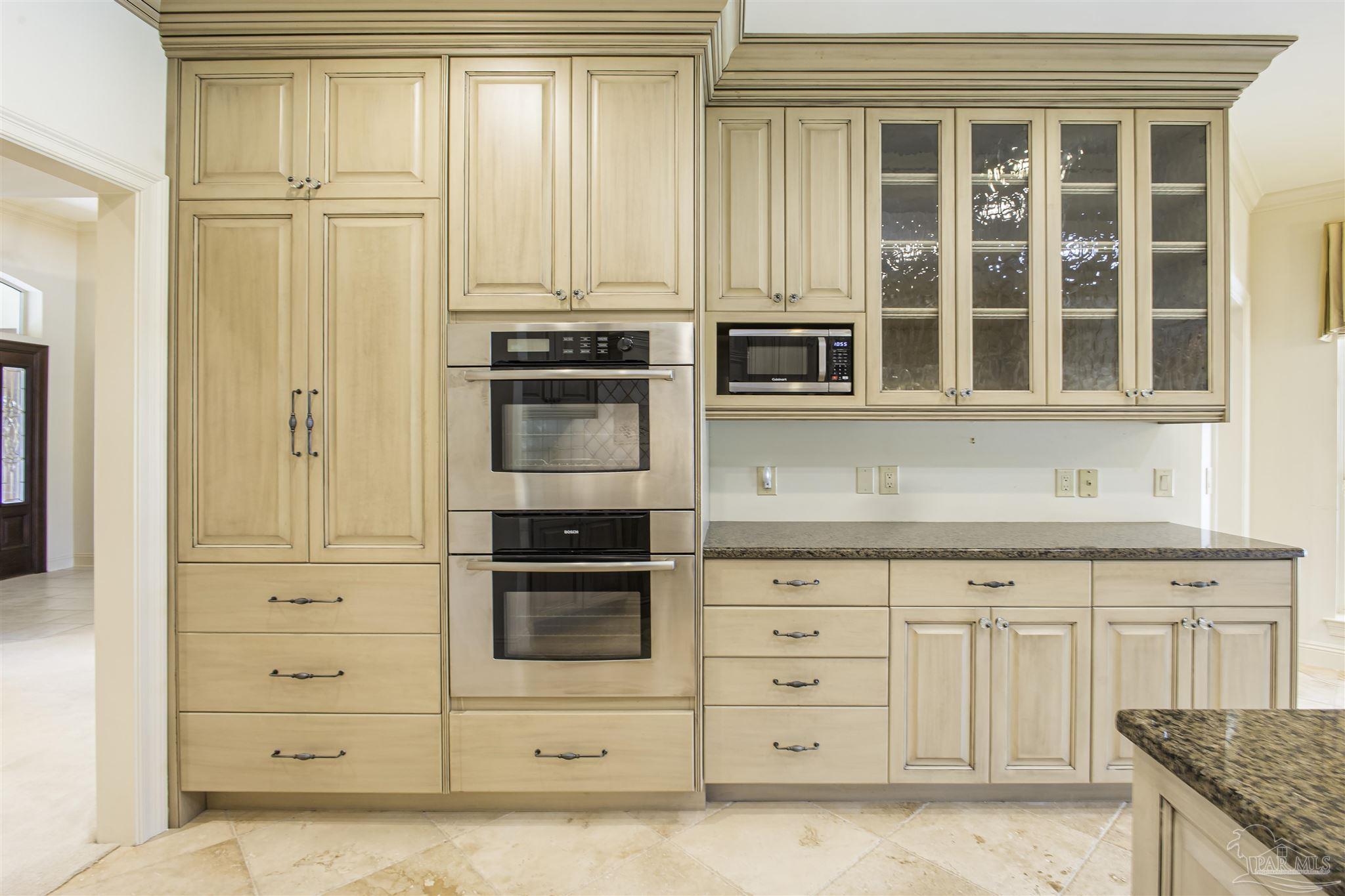 2549 Frank Cir