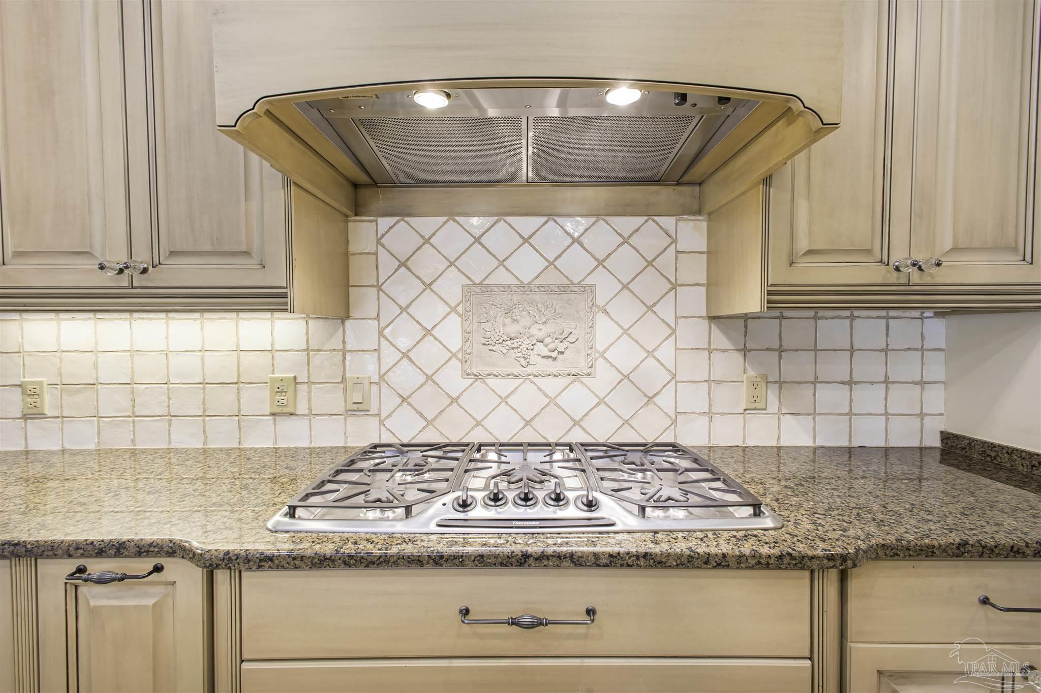 2549 Frank Cir