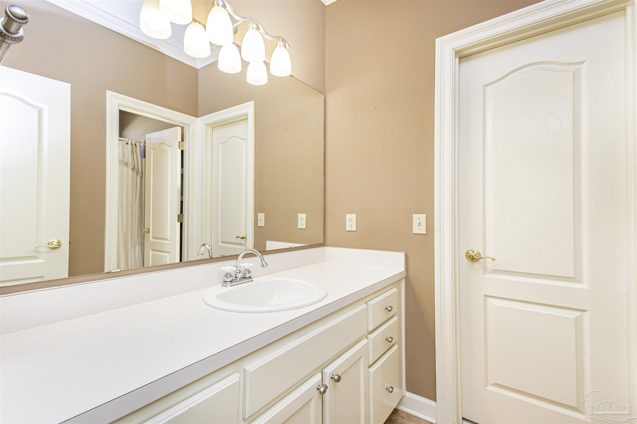 2549 Frank Cir