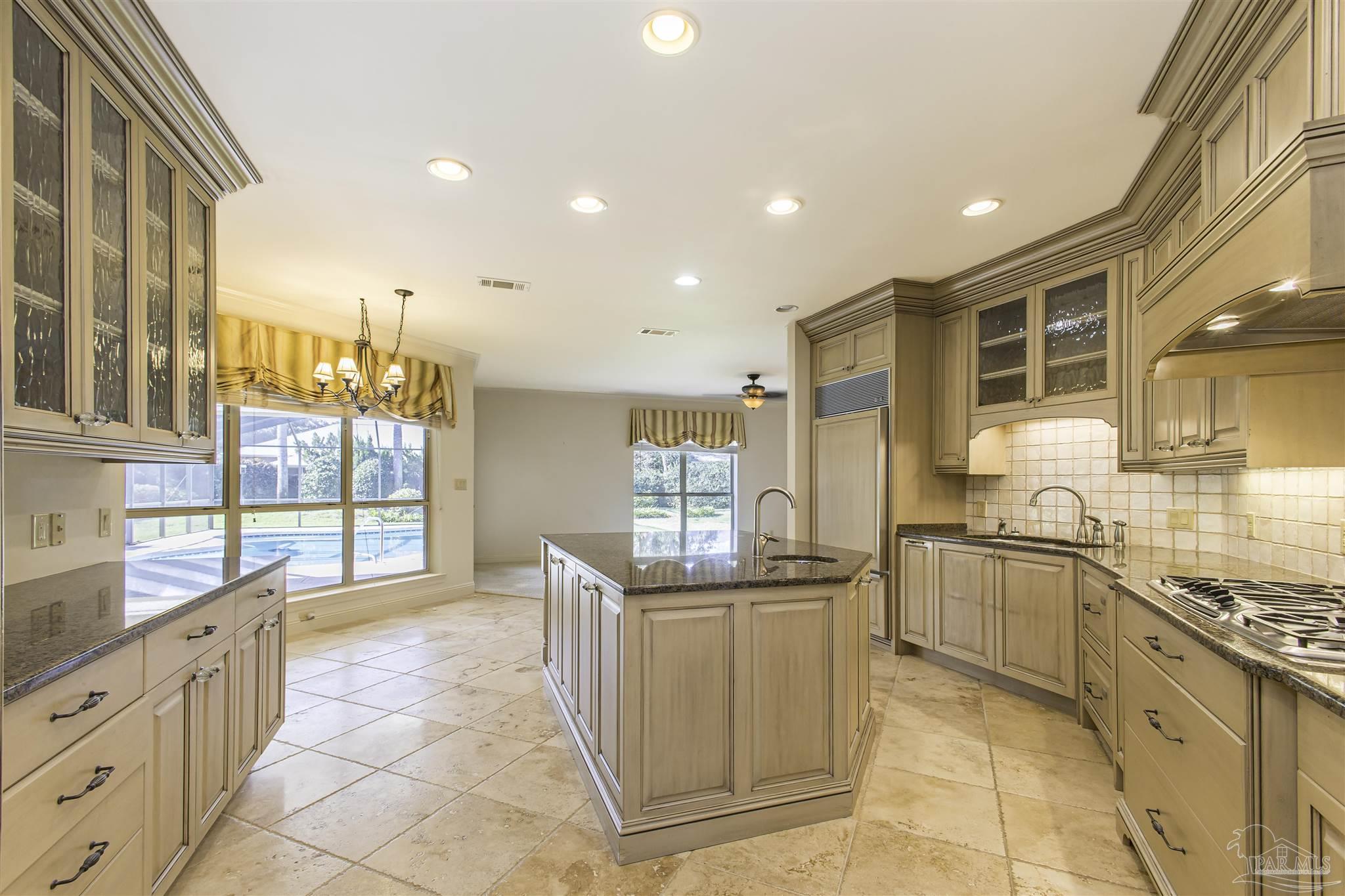 2549 Frank Cir