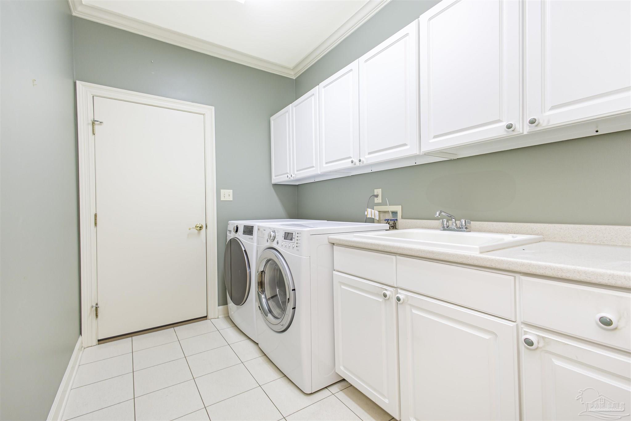 2549 Frank Cir