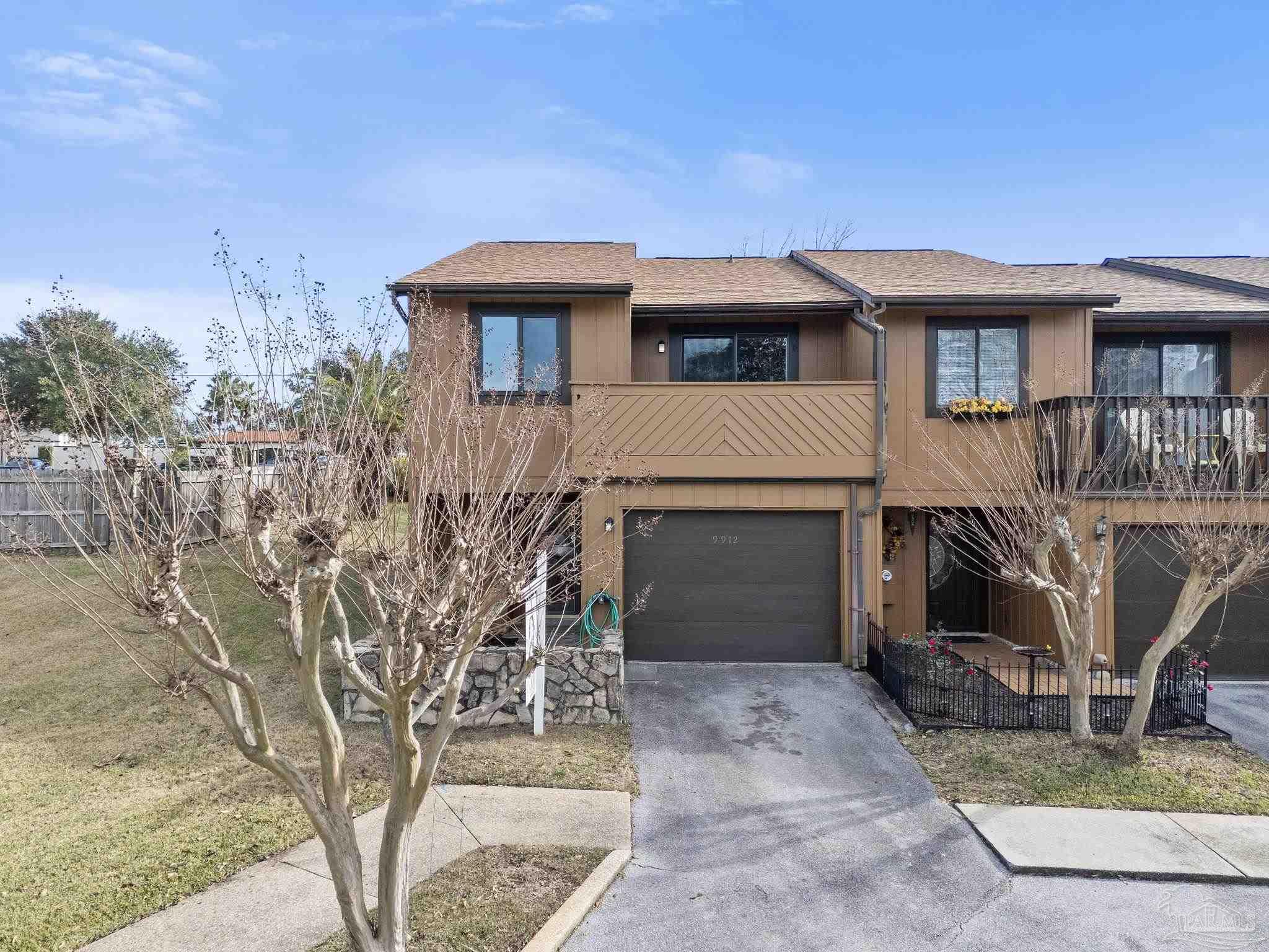 9912 Fairway Villas Ln