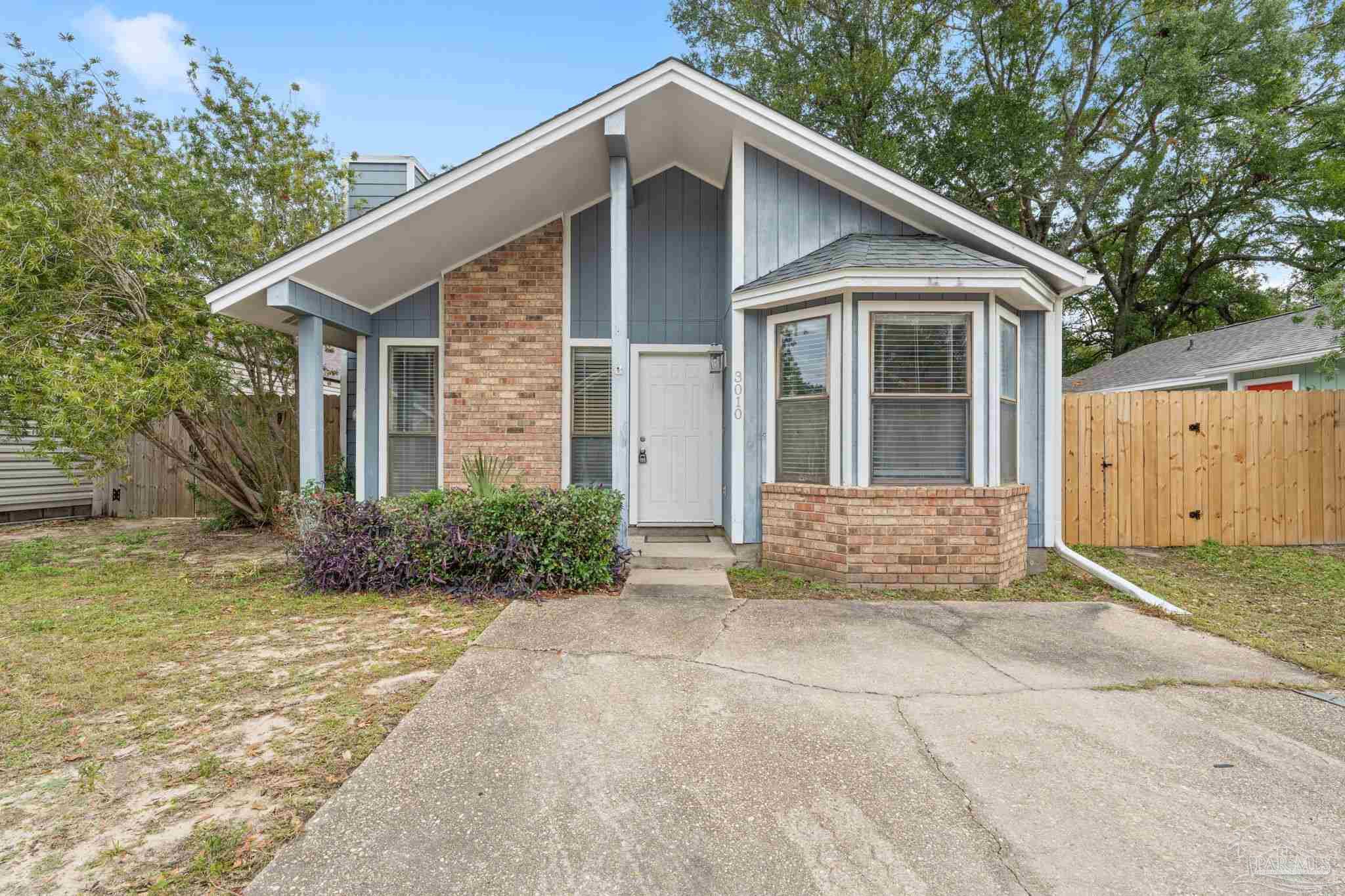 3010 Pickford Pl