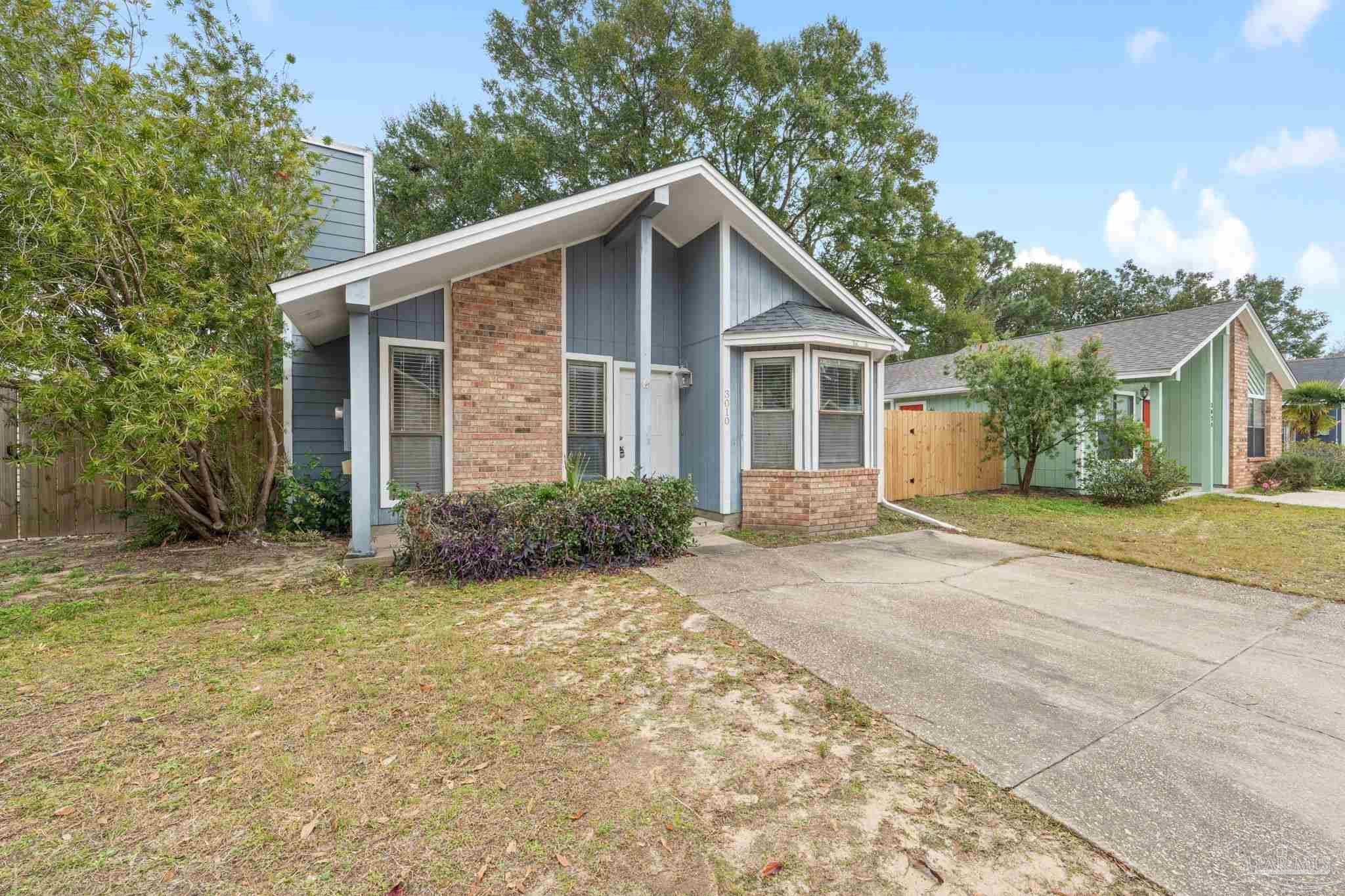 3010 Pickford Pl