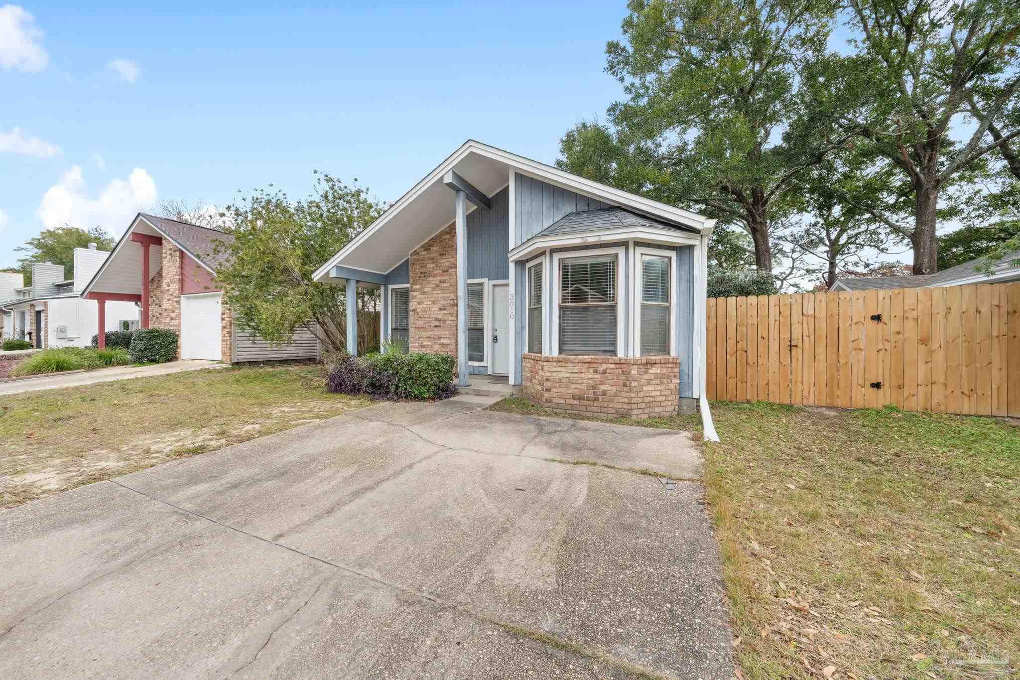 3010 Pickford Pl